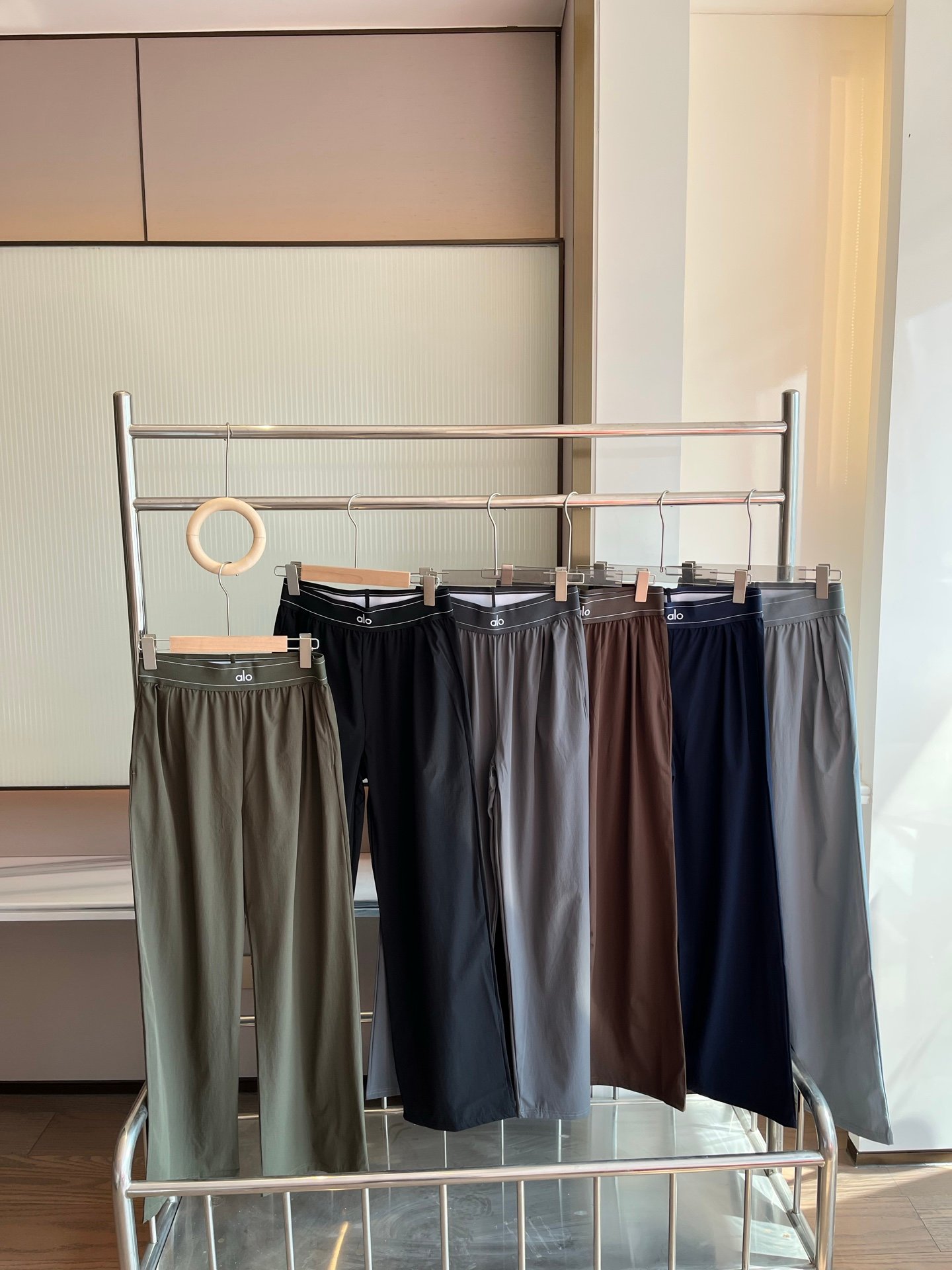 Alo Yoga Women Suit Up Trouser Regular High Waist W6050501 - Image 3