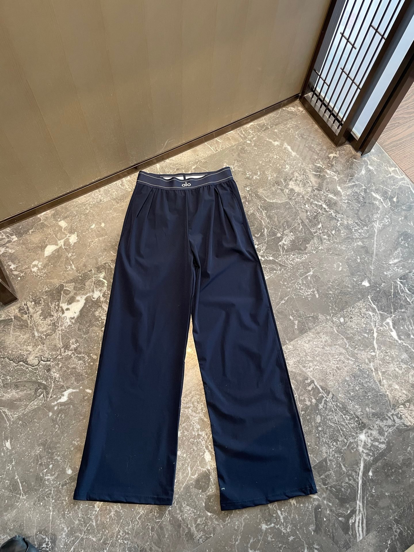 Alo Yoga Women Suit Up Trouser Regular High Waist W6050501 - Image 9