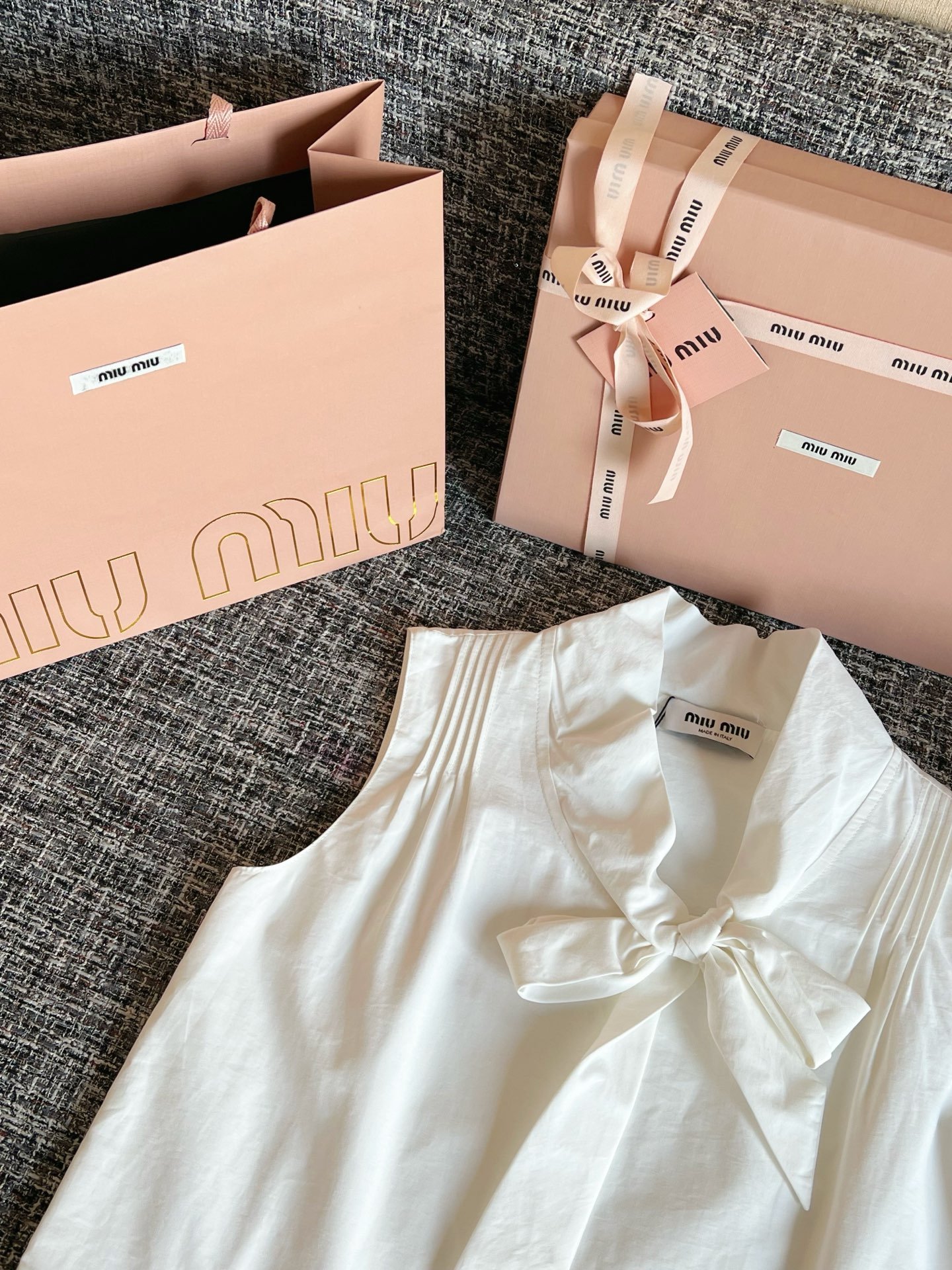 MiuMiu 2026 Spring/Summer New Style Dress W6050802 - Image 3