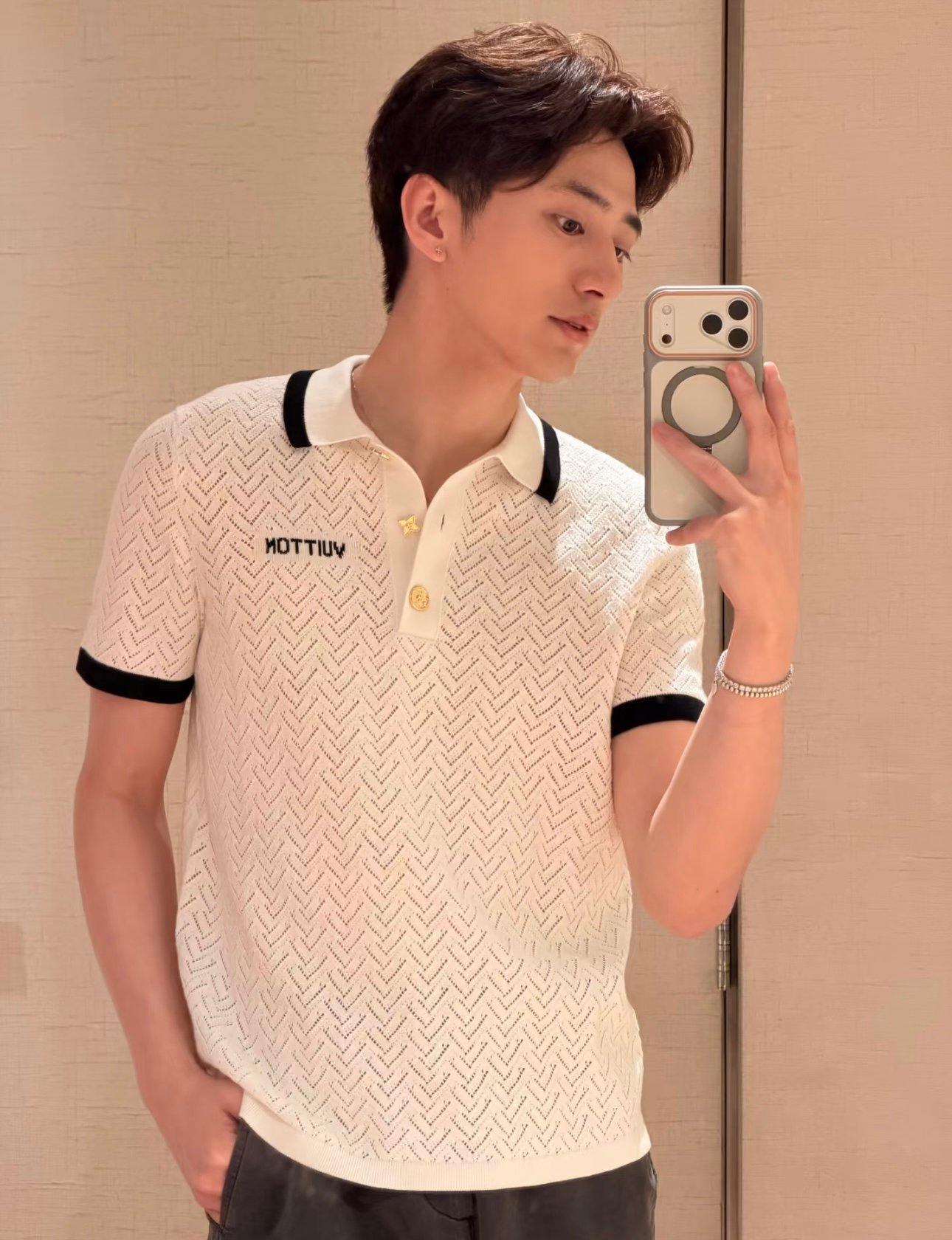 LV 26ss Spring/Summer Collection - New Color-Contrasting Floral Buttoned Mesh Short Sleeve Shirt M6051006 - Image 2
