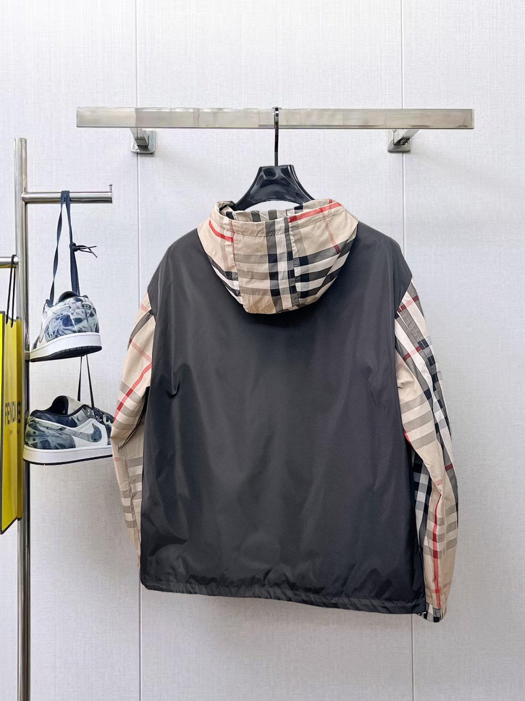 Burberry 2026 Spring Collection Fashion Casual Jacket Coat M6051407 - Image 3