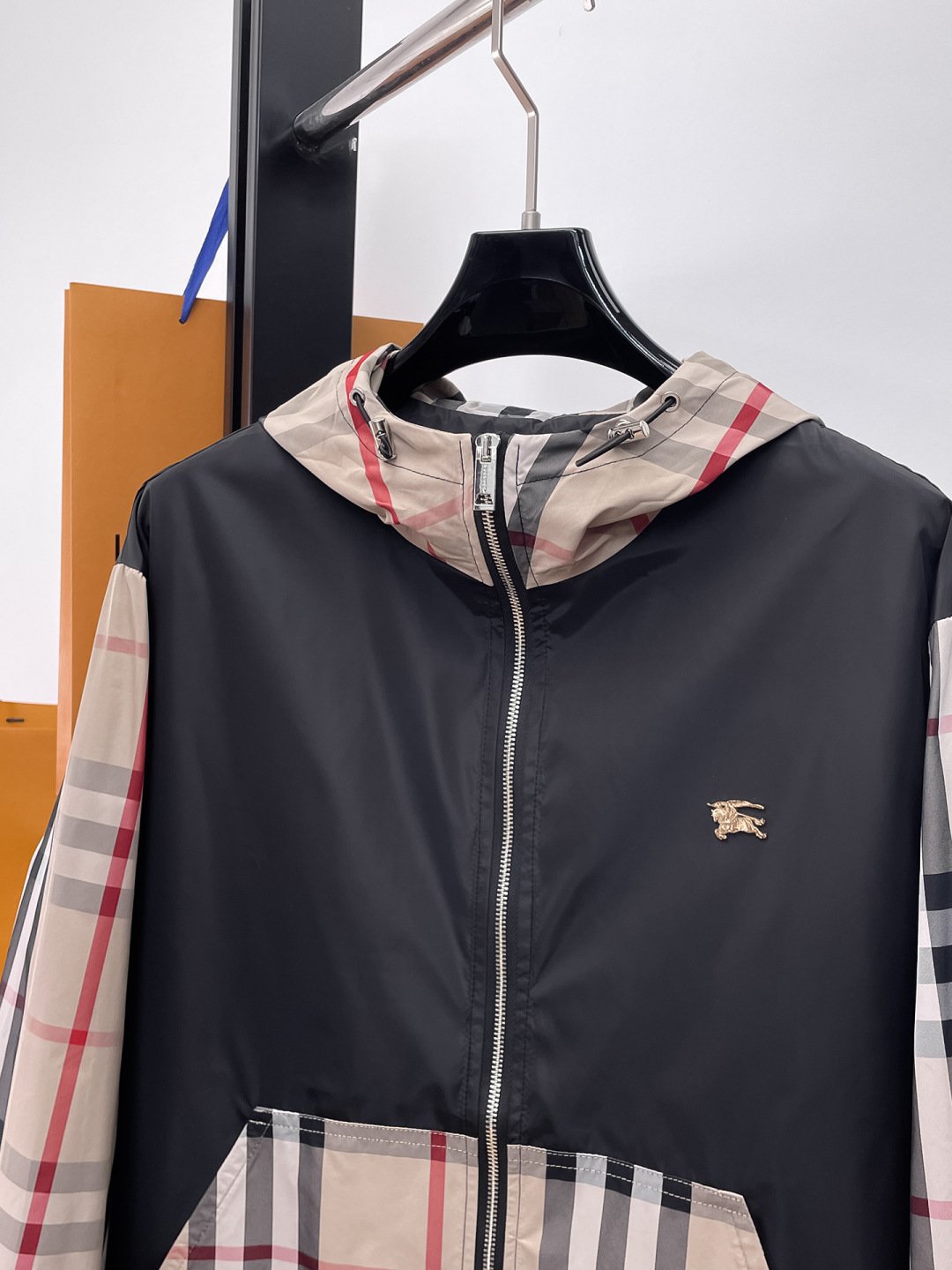 Burberry 2026 Spring Collection Fashion Casual Jacket Coat M6051407 - Image 5
