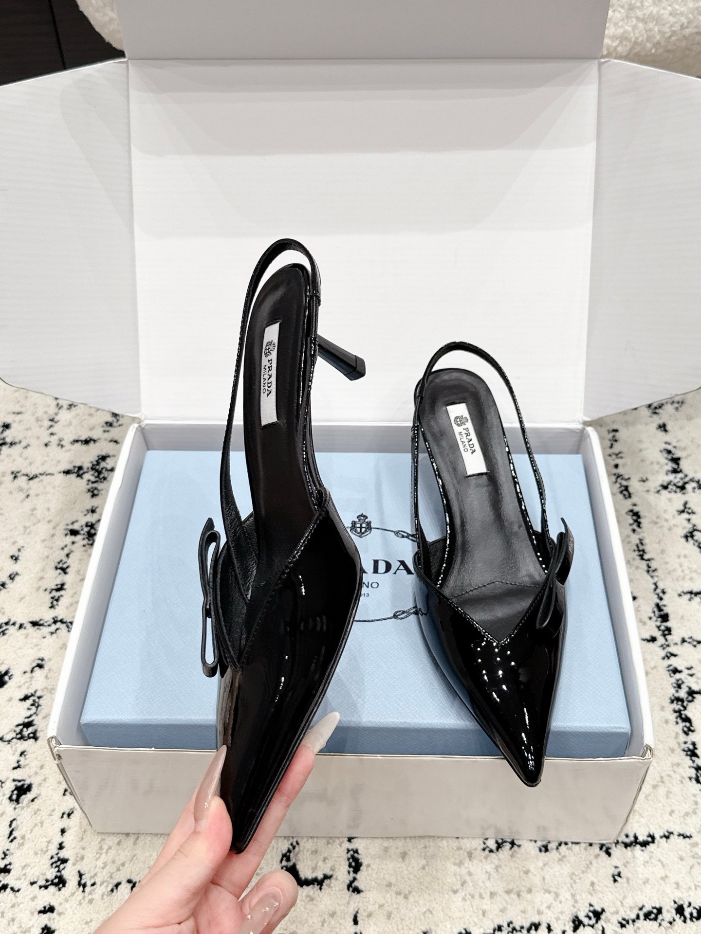 Prada patent leather platform high heels B6051503 - Image 3