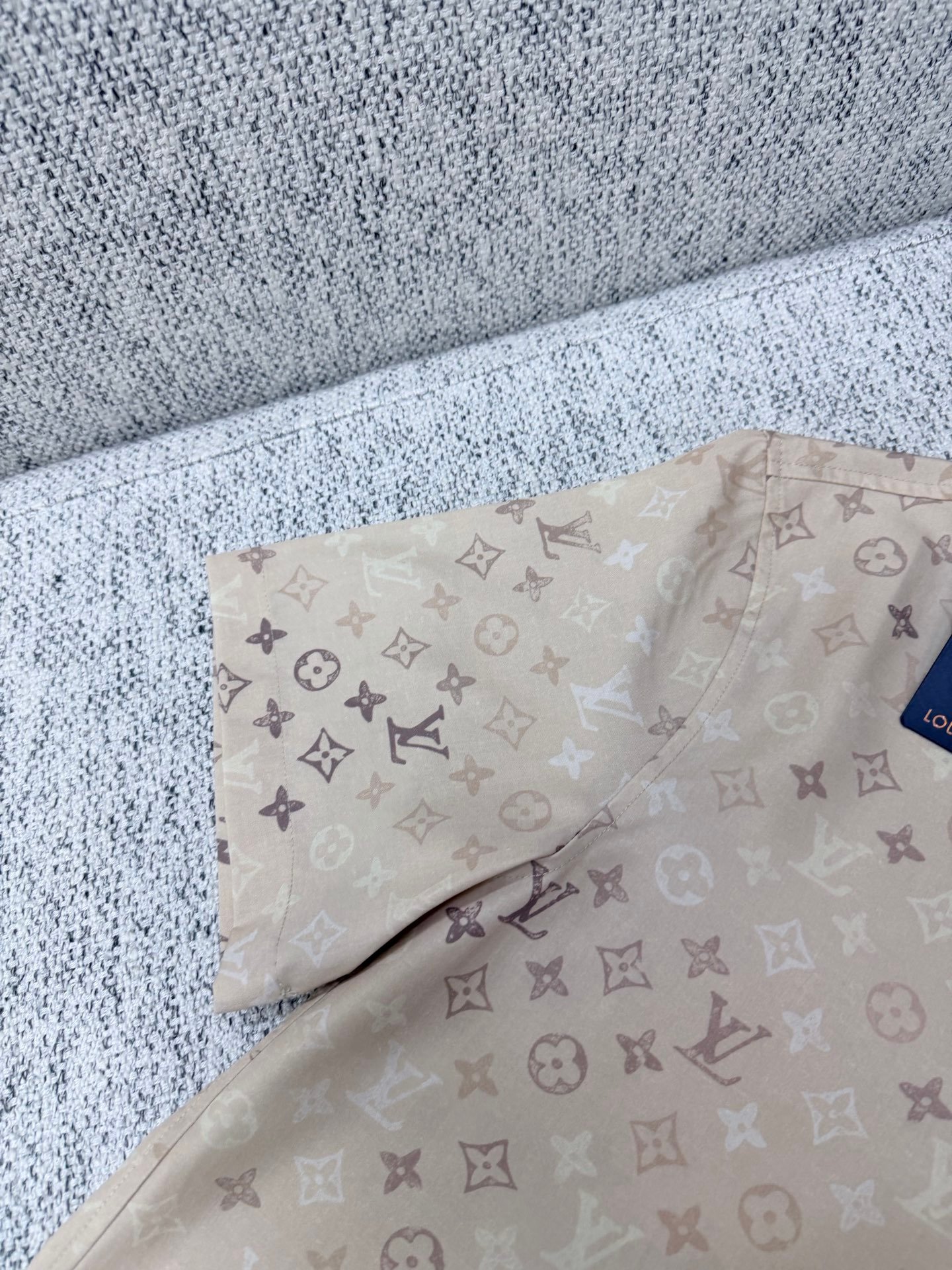 LV 26ss New Autumn Collection Shirt M6051501 - Image 7