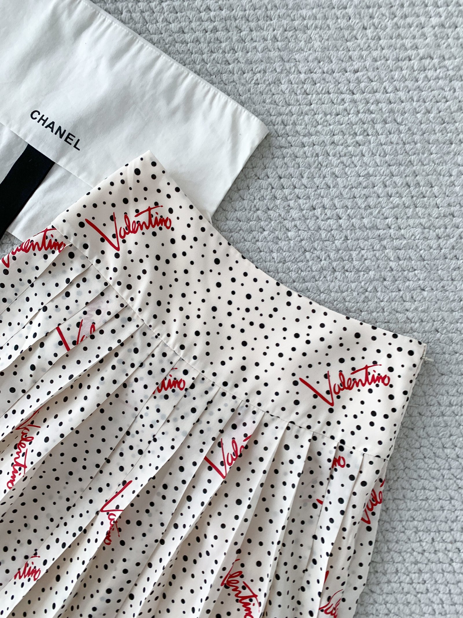 Valentino Multi Silk Plus De Pois Midi Skirt W6051904 - Image 4