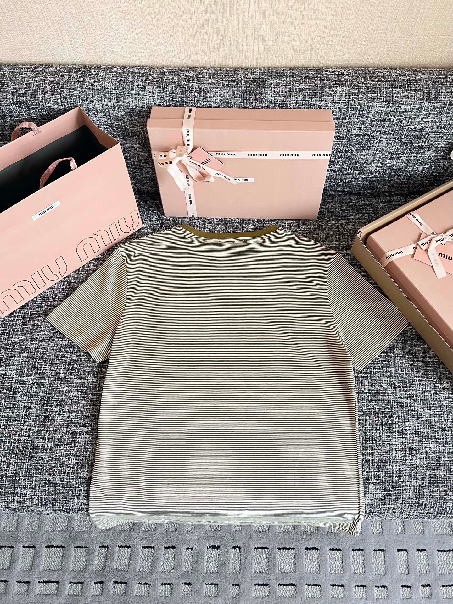 Miu Miu Ivory/olive Cotton T-shirt W6052204 - Image 5