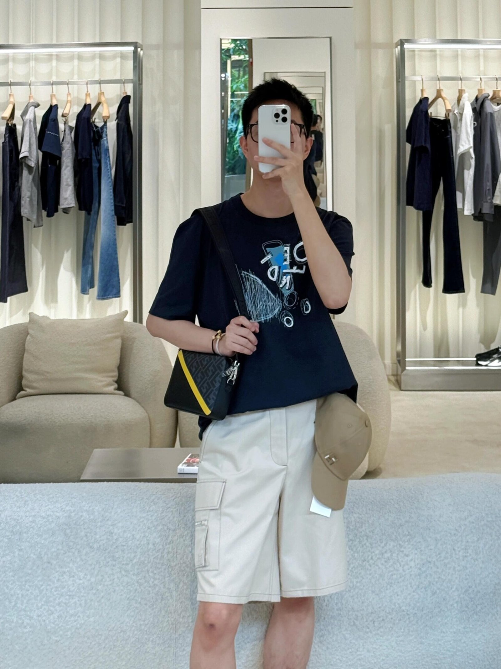 FD Goldfish Embroidered Round-neck Short-sleeved Shirt M6052305 - Image 5