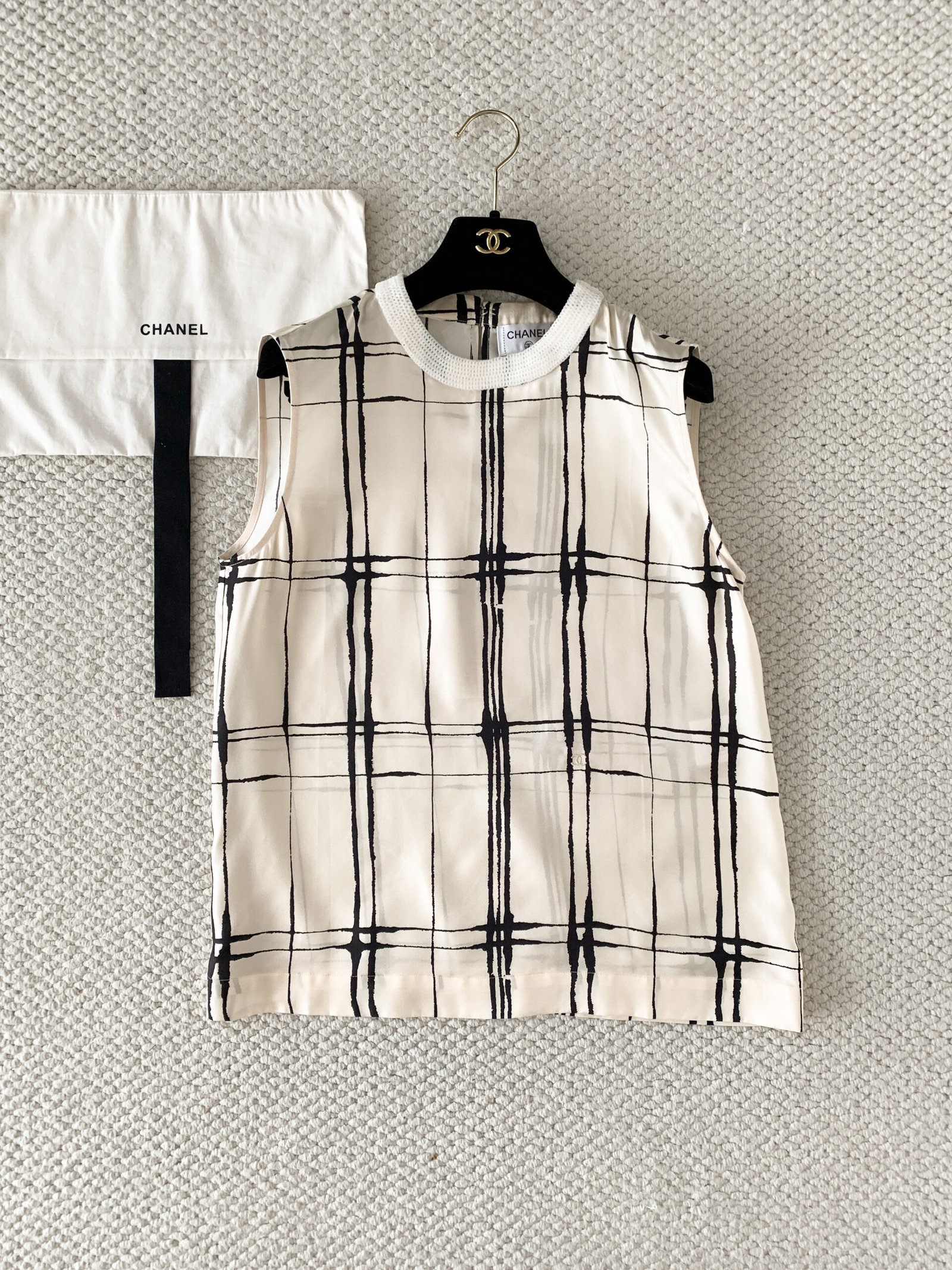 Chanel Top - Printed silk, ecru & black W6052501
