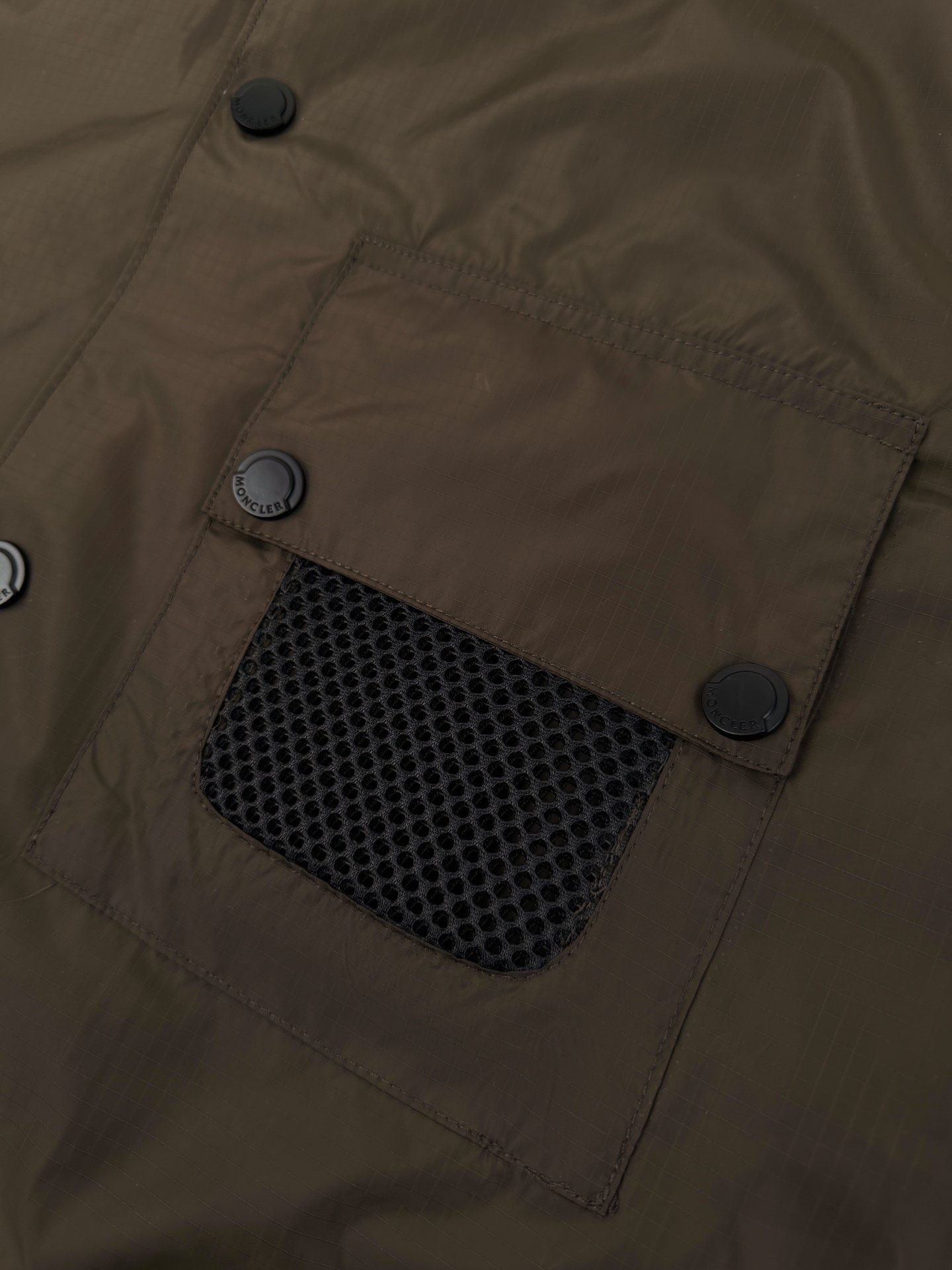Moncler logo patch short-sleeved shirt M6052503 - Image 12