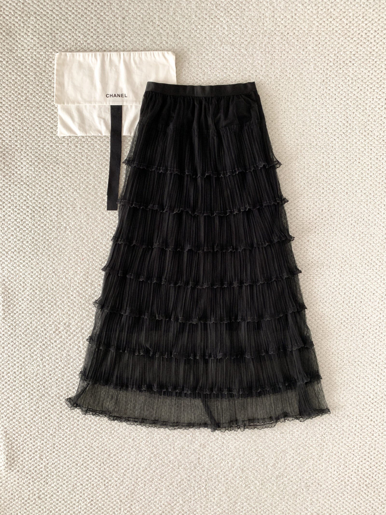Dior Mid-Length Asymmetric Pleated Skirt W6052603 - Image 2