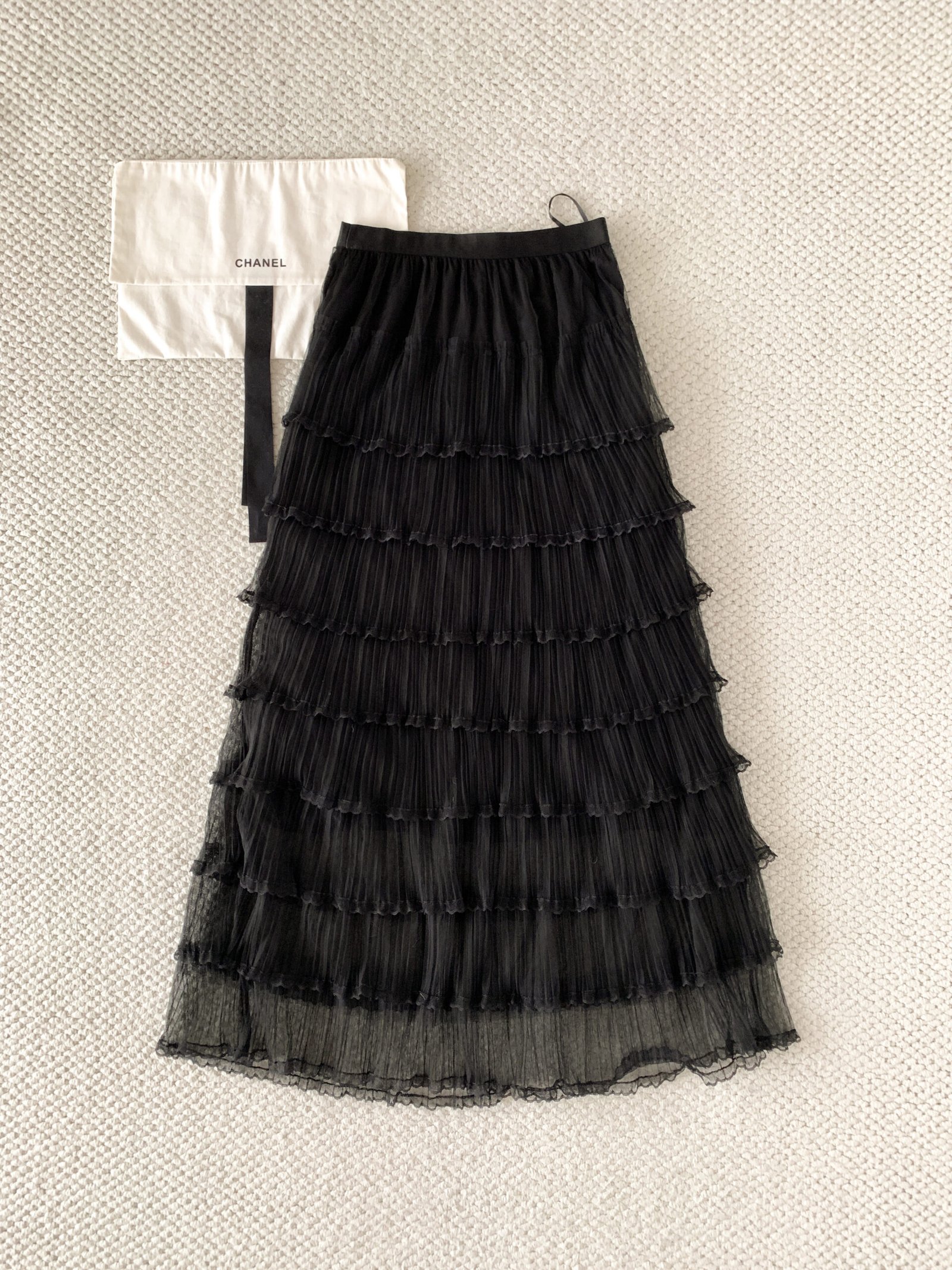 Dior Mid-Length Asymmetric Pleated Skirt W6052603 - Image 3