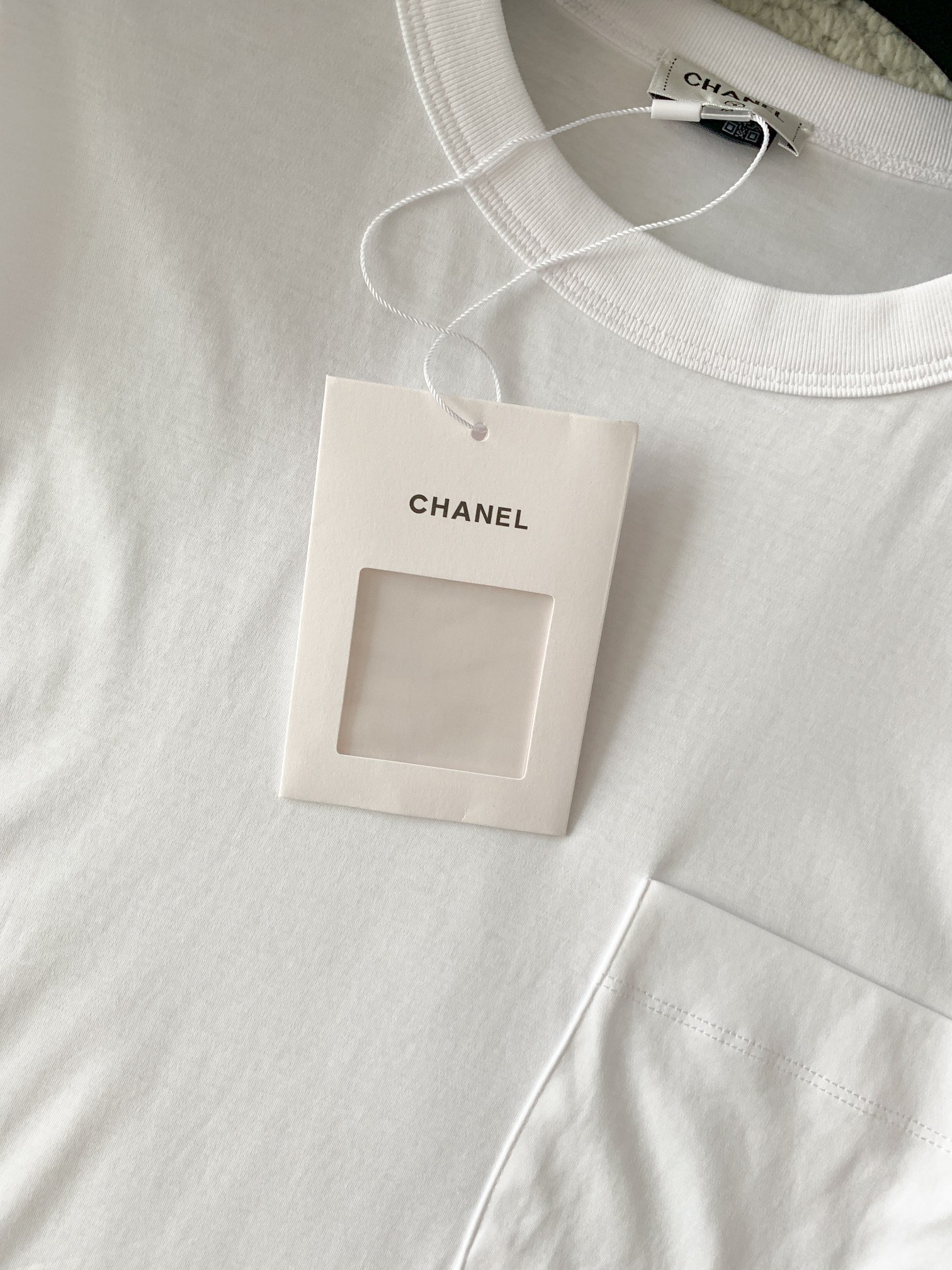 CHANEL Coco Beach t-shirt W6052701 - Image 4