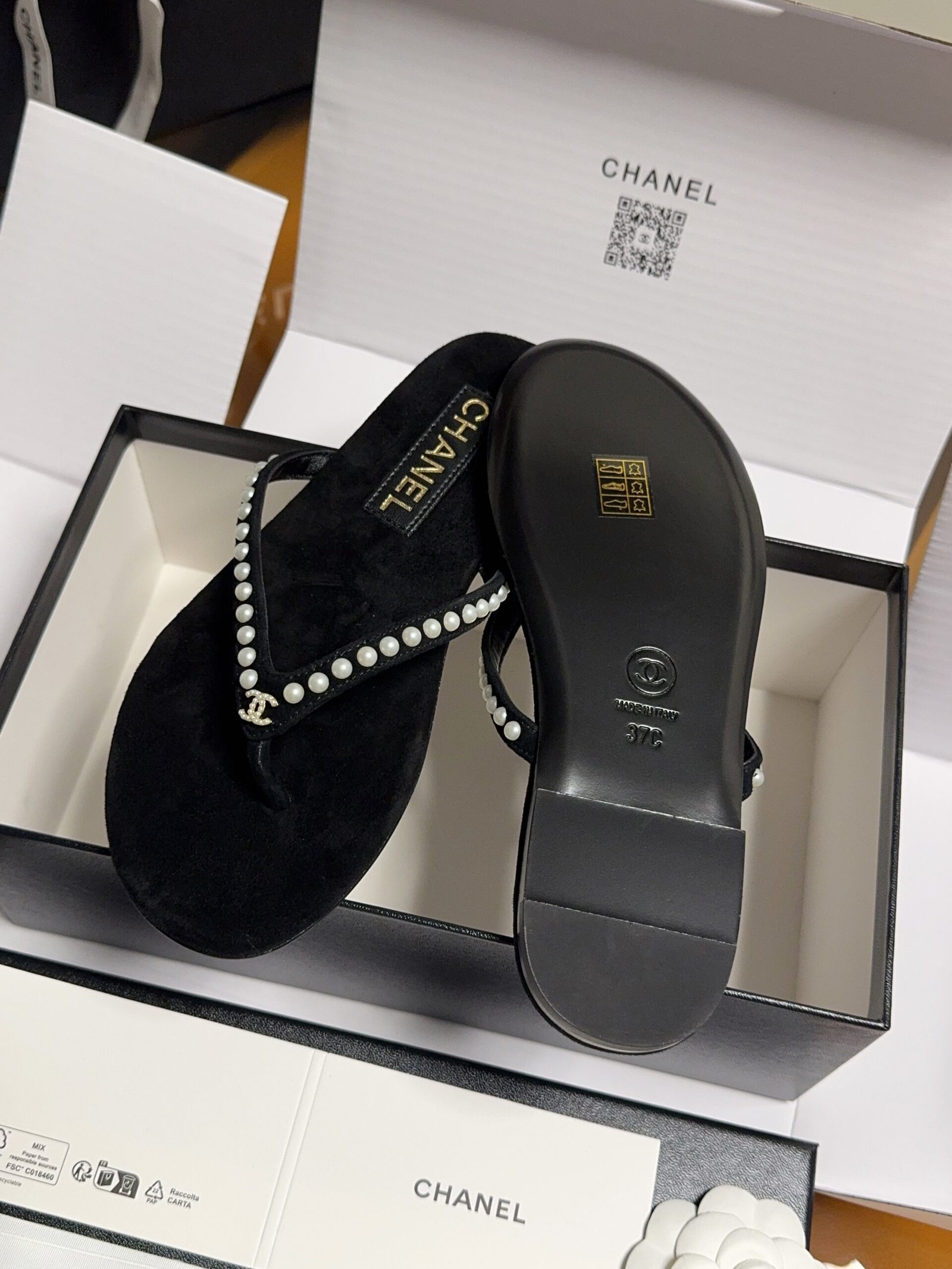 Chanel black suede embellished thong sandals B6052802 - Image 5