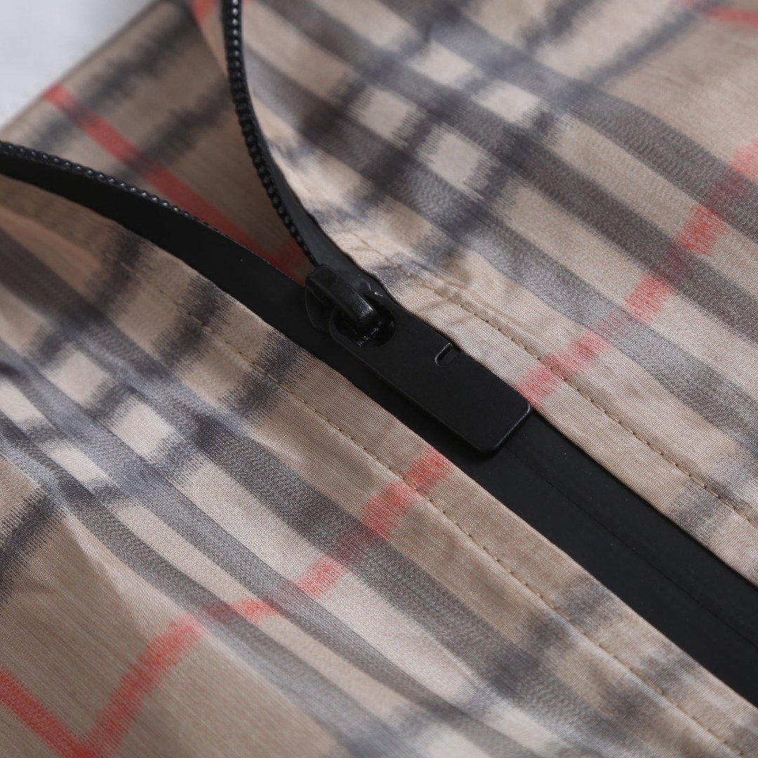 Bur Gradient Pattern Hooded Coat M6052802 - Image 7