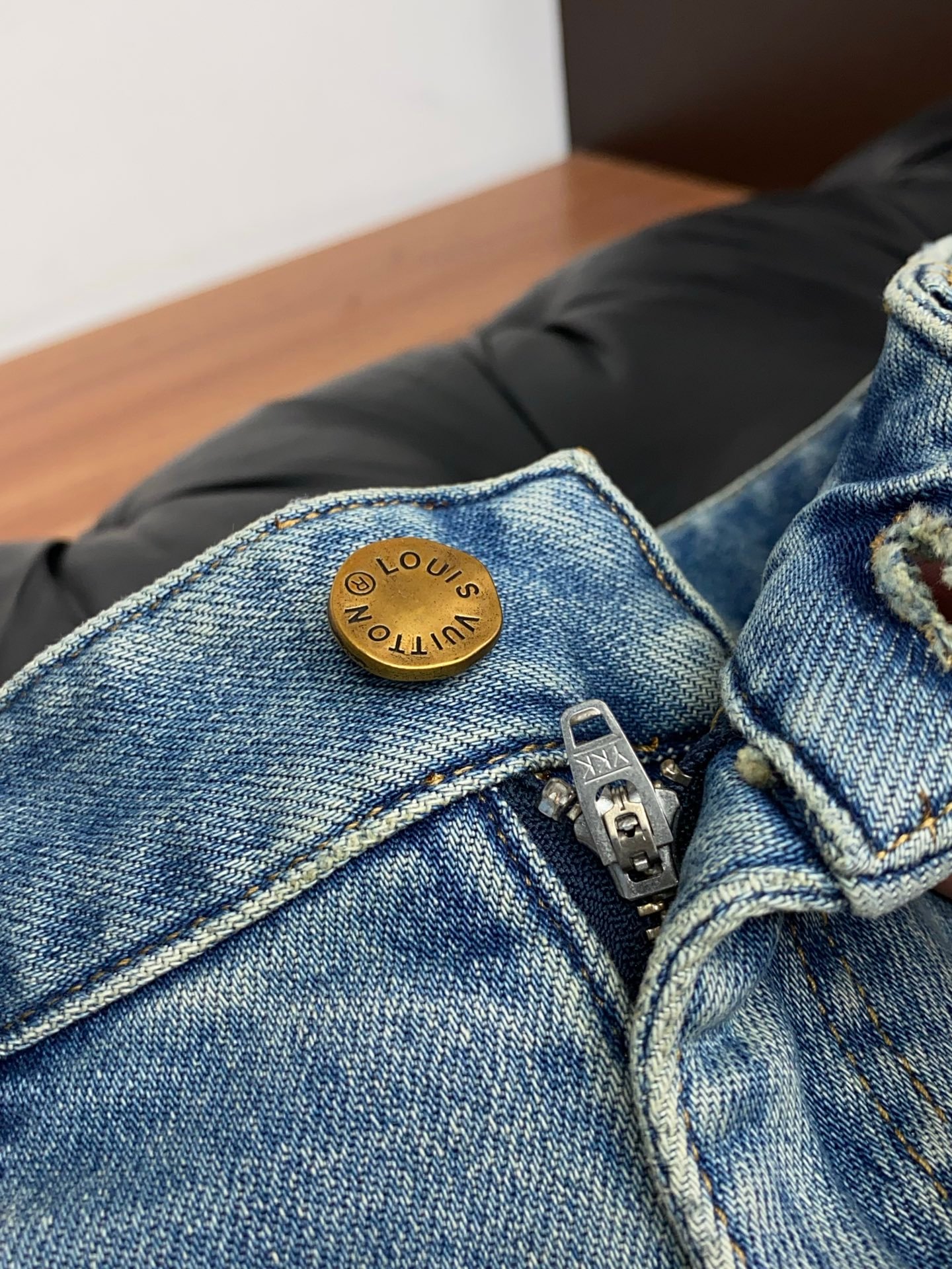 Louis Vuitton's latest spring 2026 denim shorts M6052805 - Image 9
