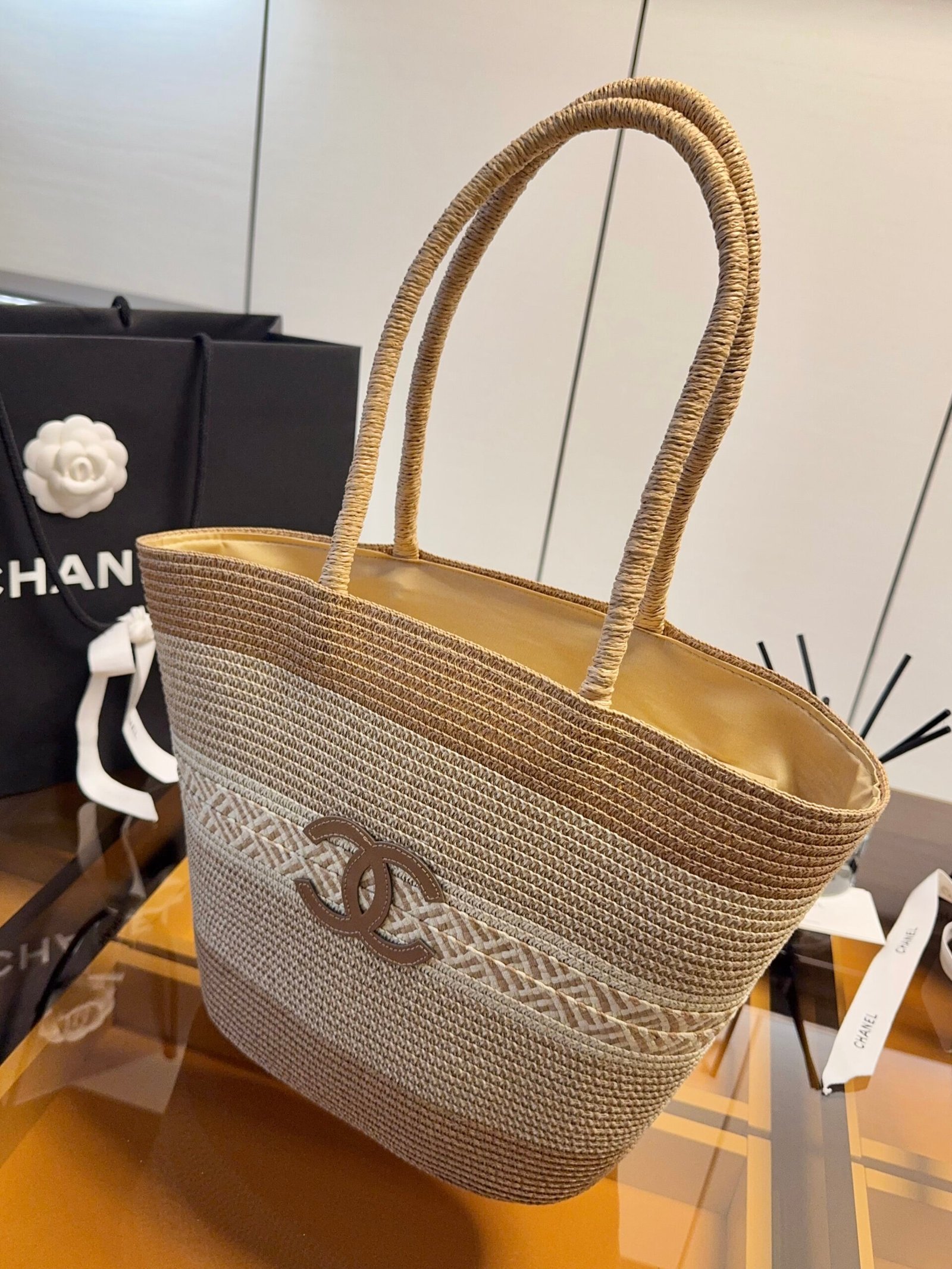 CHANEL Coco Beach Shopping Bag B6052904 - Image 3