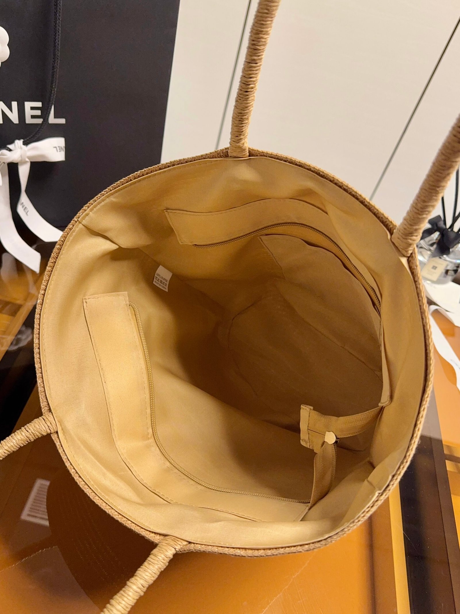 CHANEL Coco Beach Shopping Bag B6052904 - Image 6