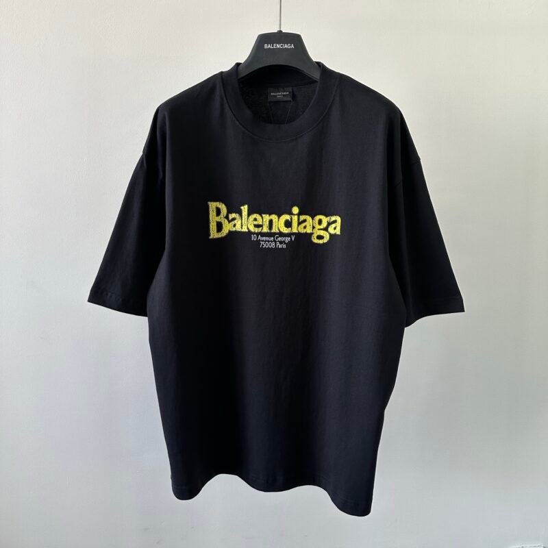 Camiseta Balenciaga con estampado de grieta en estilo negro y oro de colección M6052906
