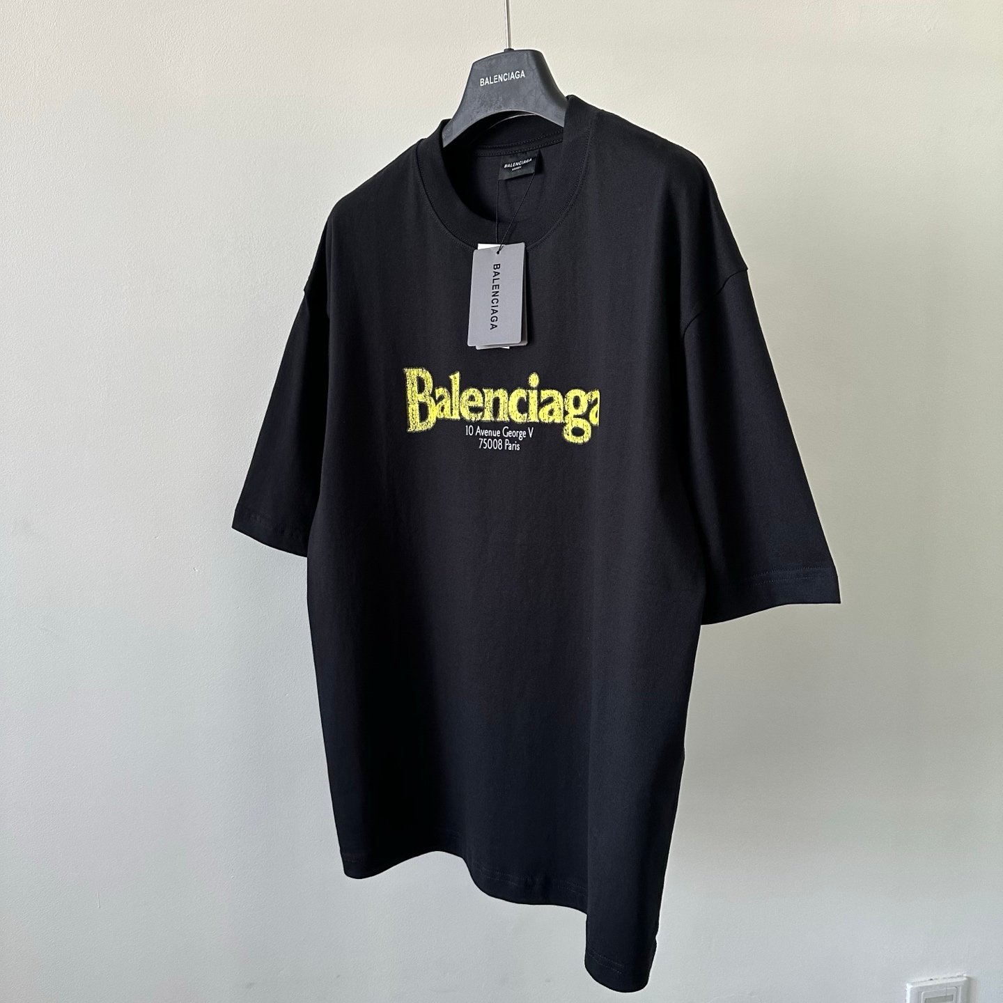 Camiseta Balenciaga con estampado de grieta en estilo negro y oro de colección M6052906 - Image 6