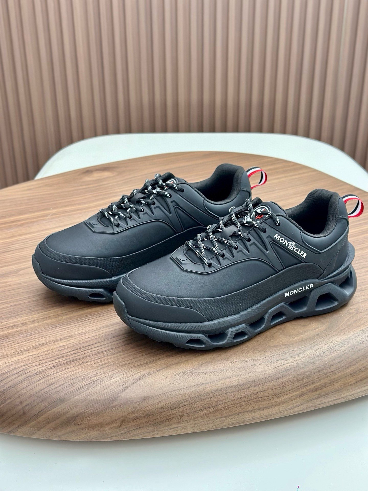 Zapatos deportivos Moncler para hombre B6052905 - Image 3