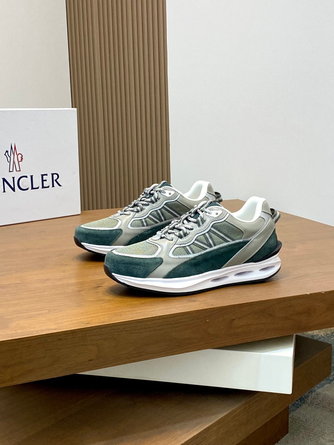 Zapatos deportivos Moncler para hombre B6052906 - Image 3