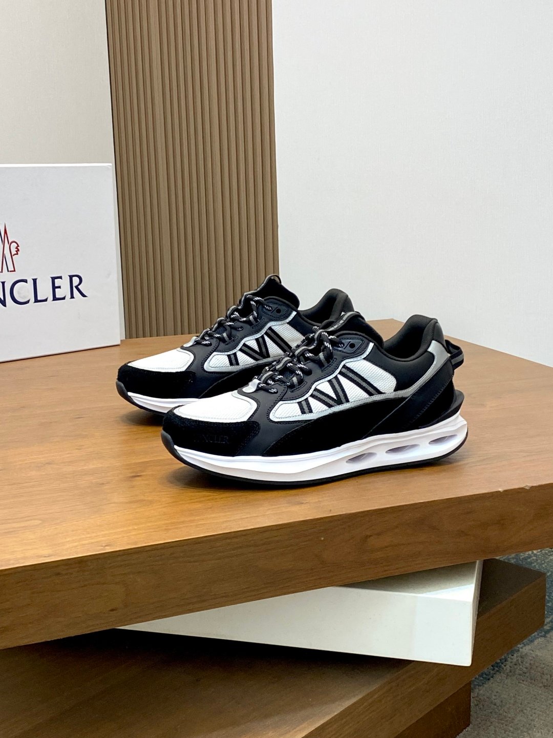 Zapatos deportivos Moncler para hombre B6052906 - Image 8