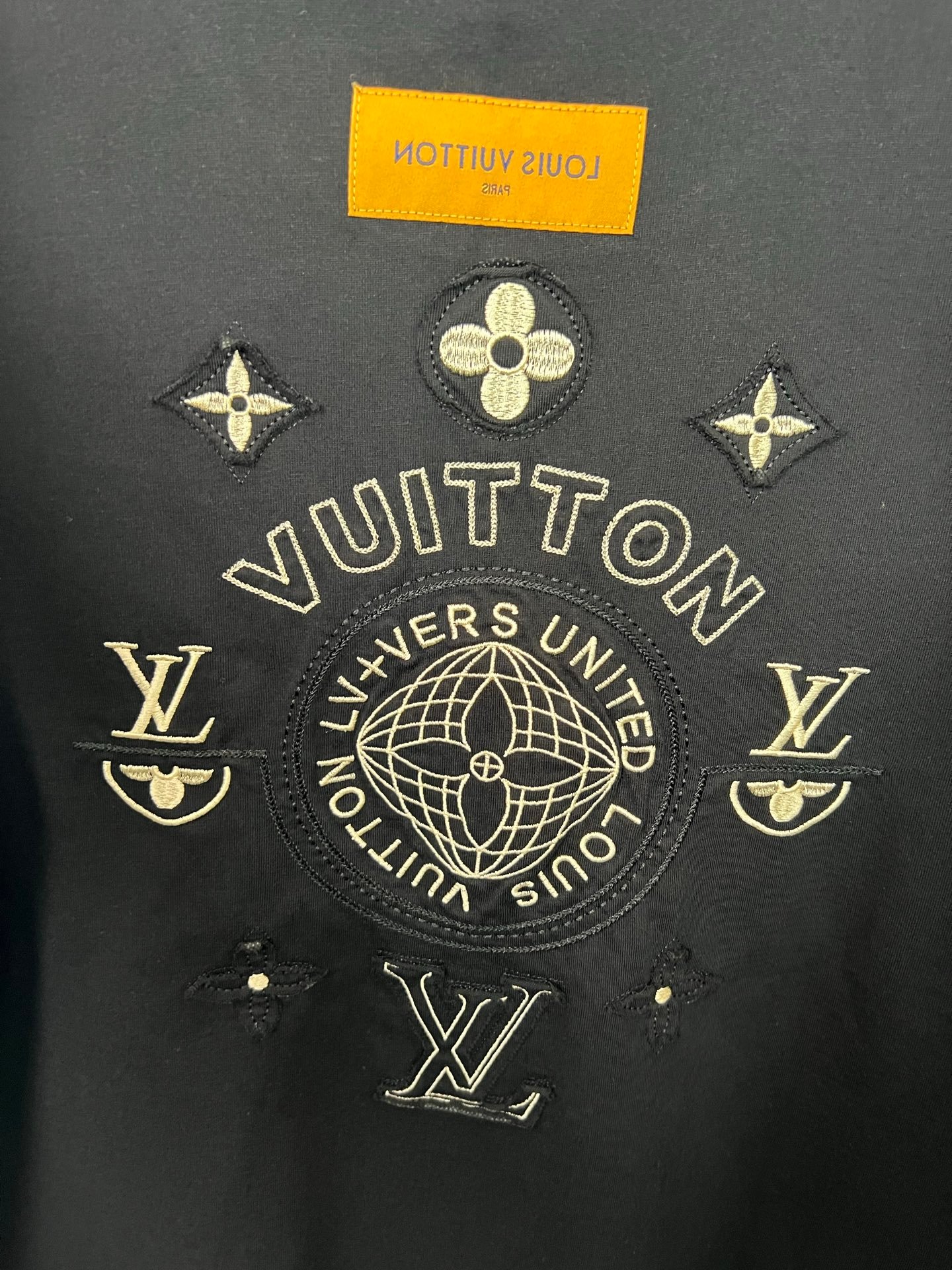 LV~ Patch embroidery style short sleeve shirt M6060105 - Image 12