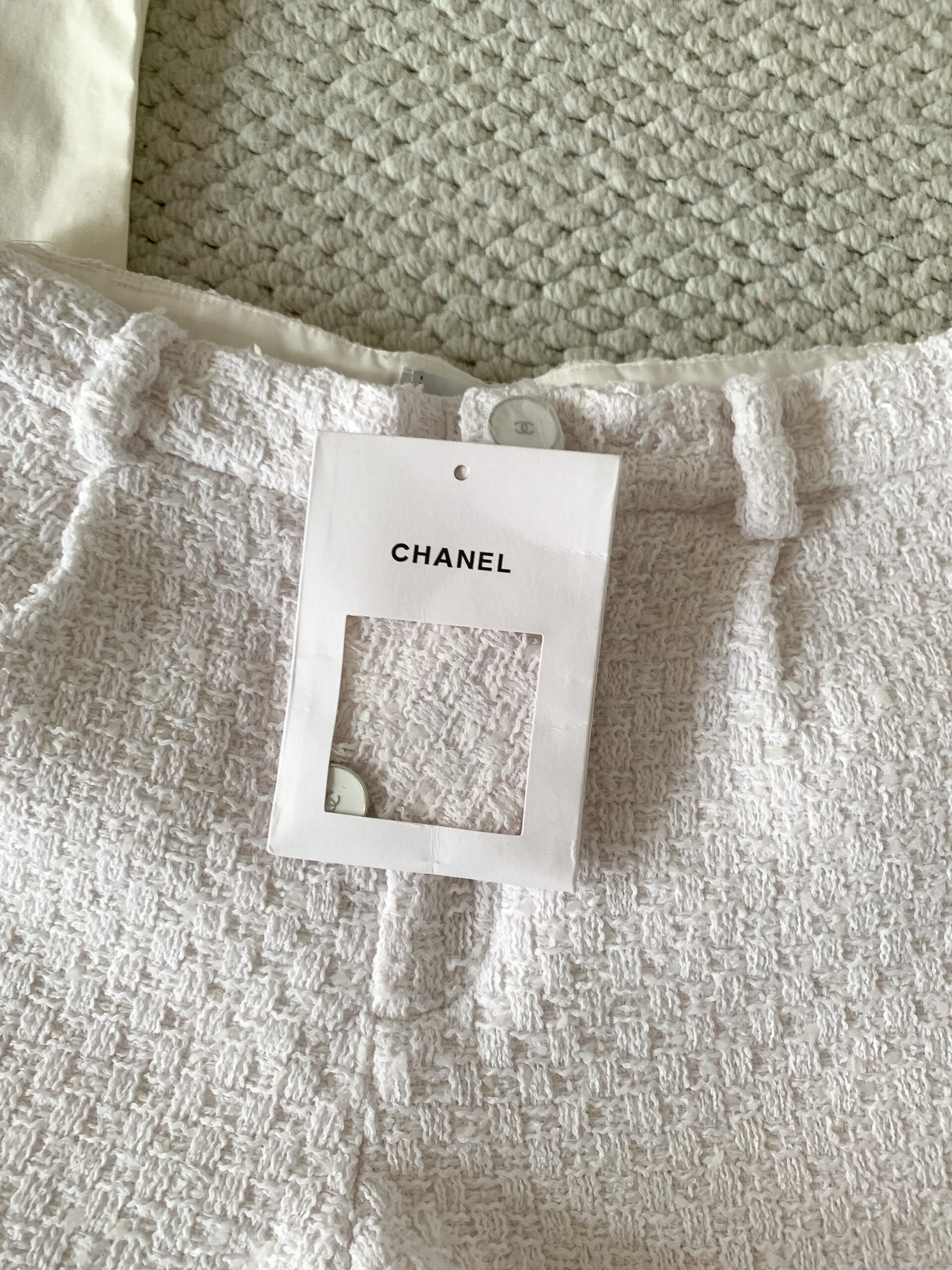 CHANEL white tweed short pants W6060101 - Image 6