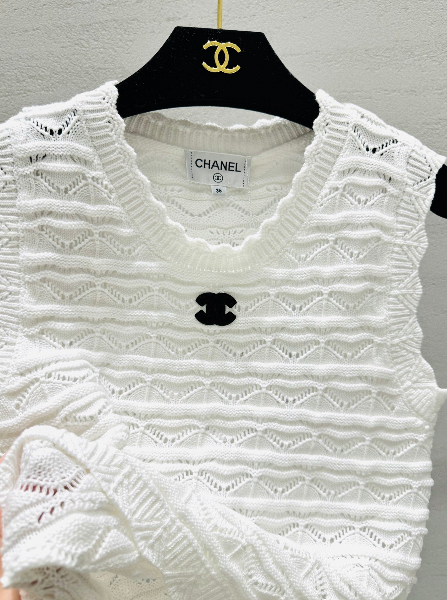 CHANEL Knitted V-Neck Top W6060104 - Image 4