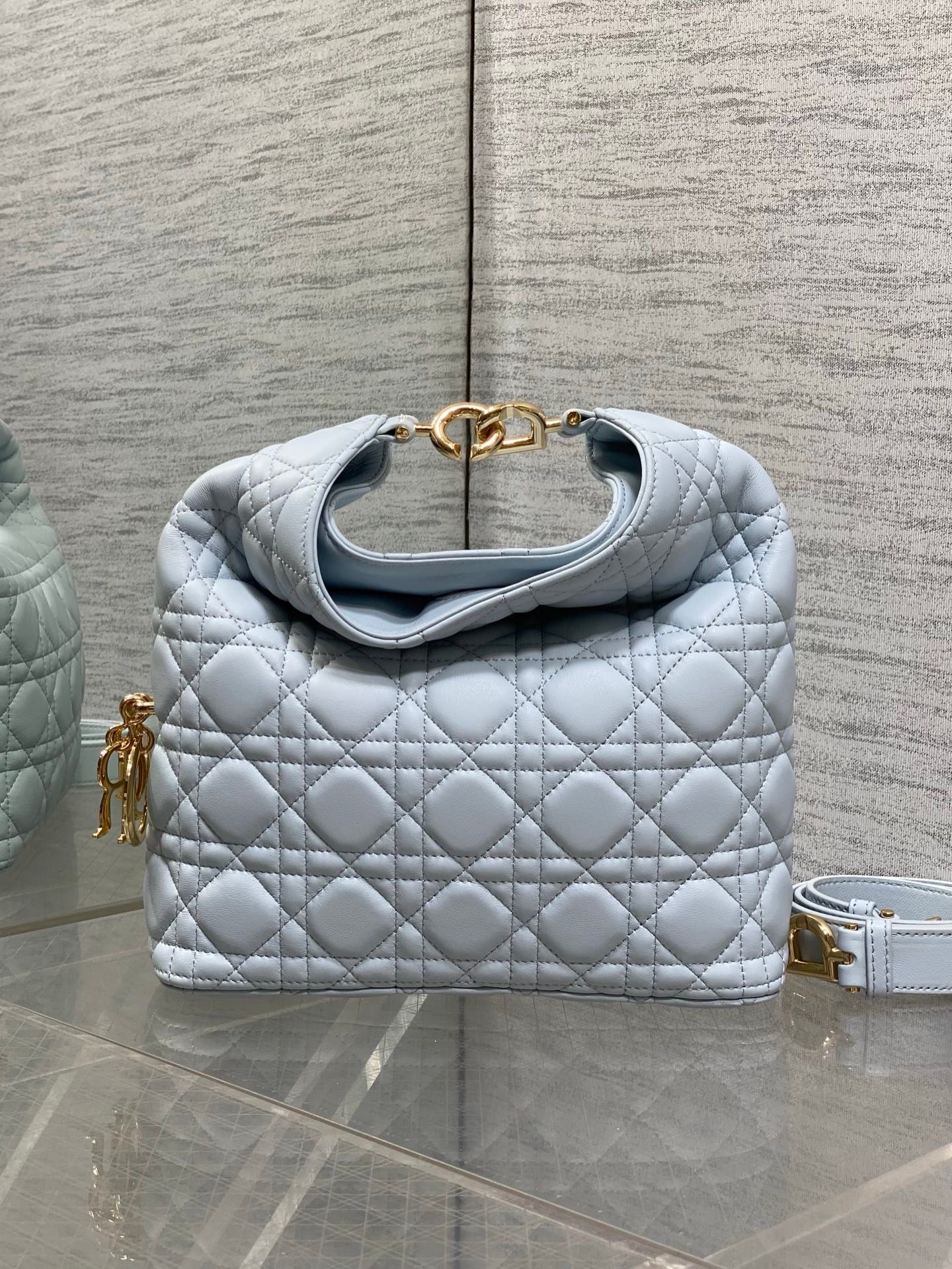 Dior Toujours Handbag B6060101 - Image 5