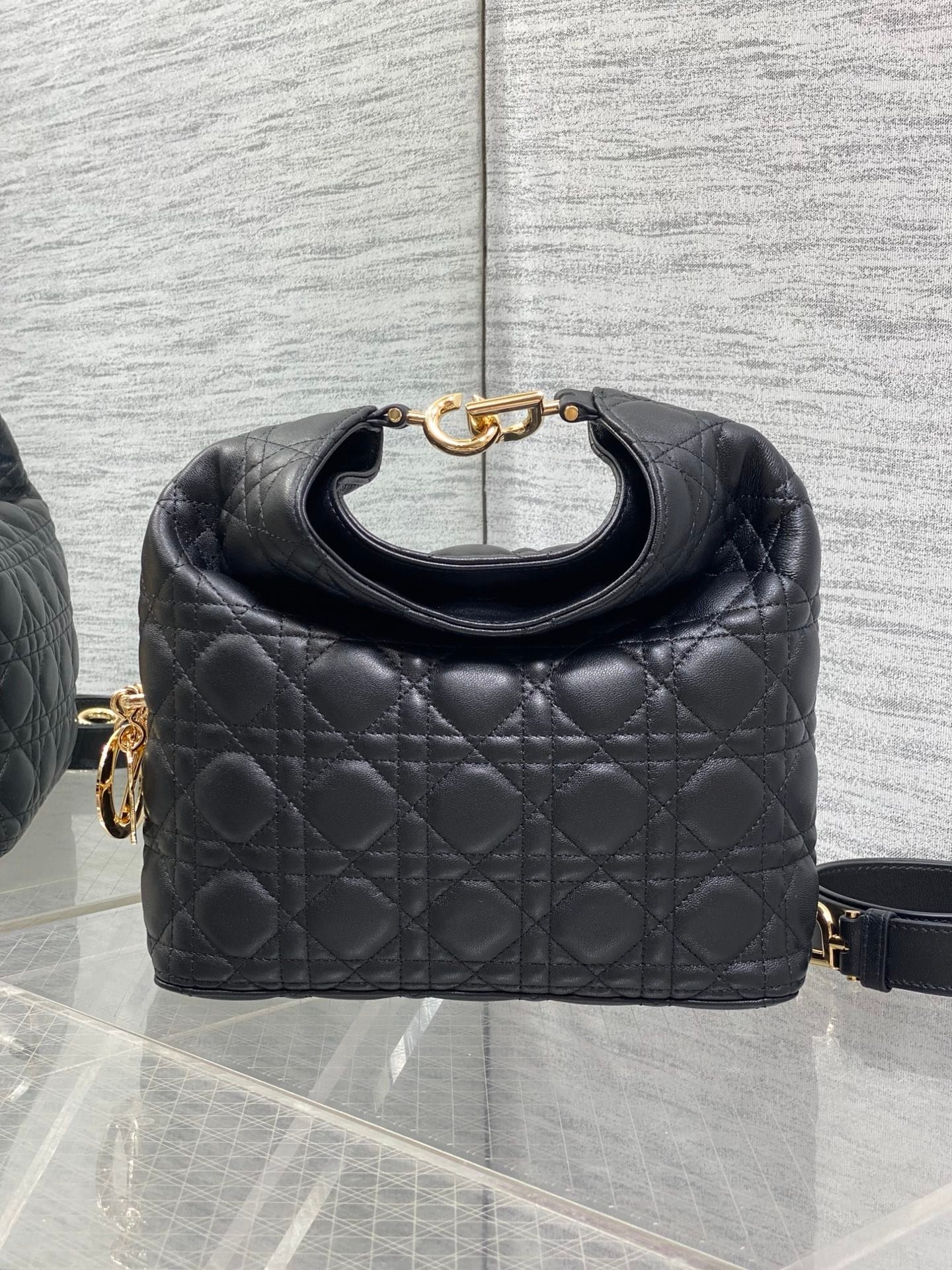 Dior Toujours Handbag B6060101 - Image 9