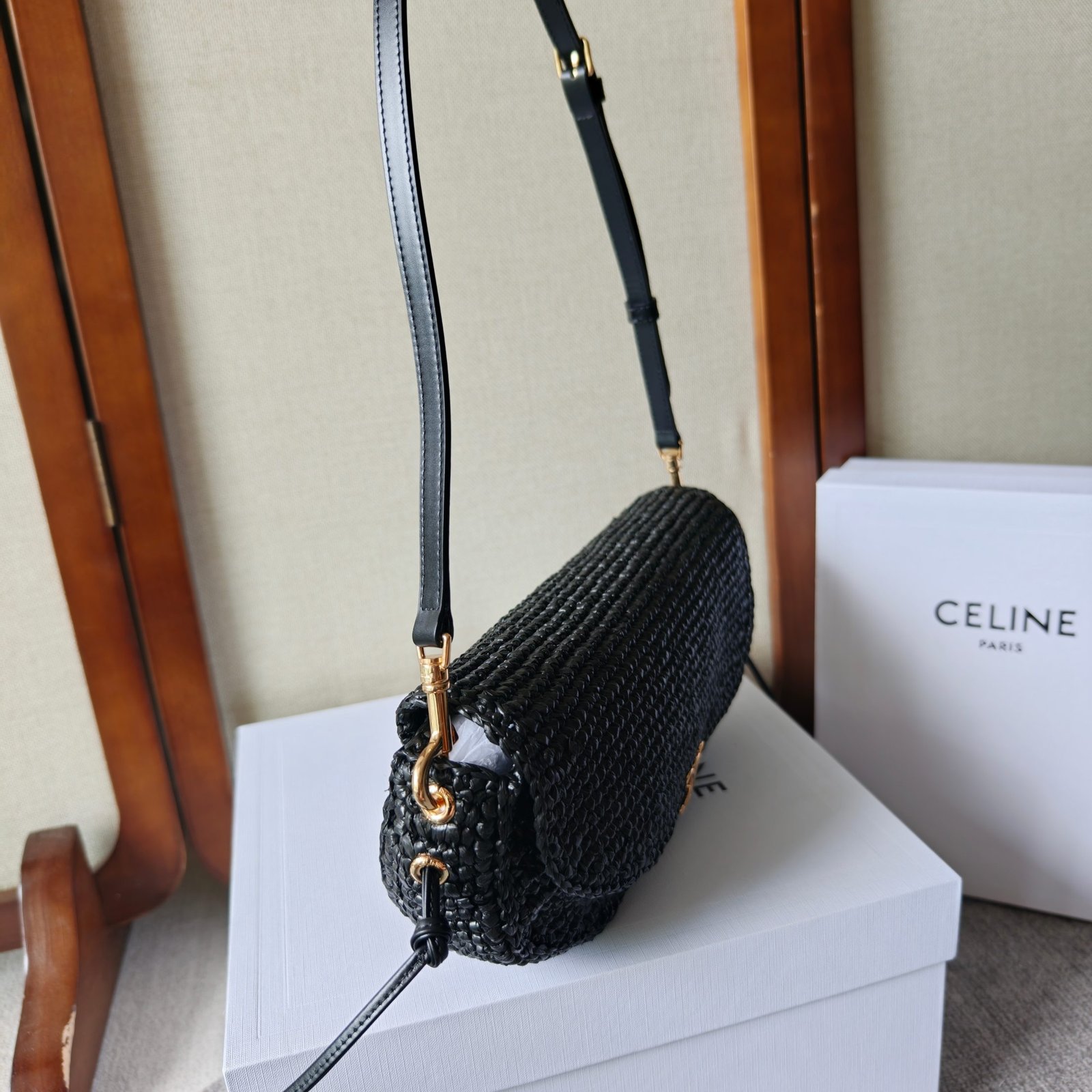 CELINE Little Halfmoon Soft Triomphe bag B6060103 - Image 3