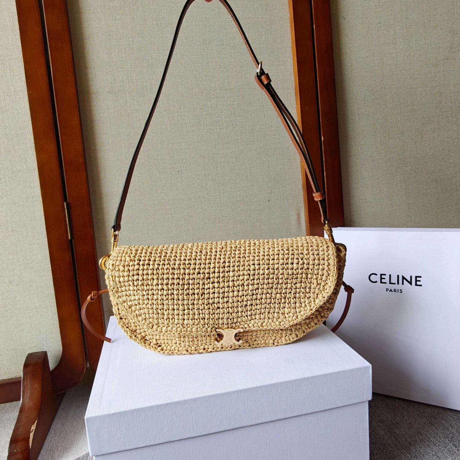 CELINE Little Halfmoon Soft Triomphe bag B6060103 - Image 5