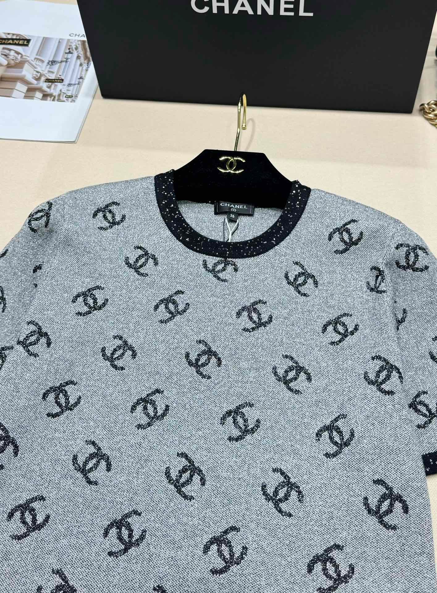 Chanel Knitted Short-Sleeved Top W6060201 - Image 3