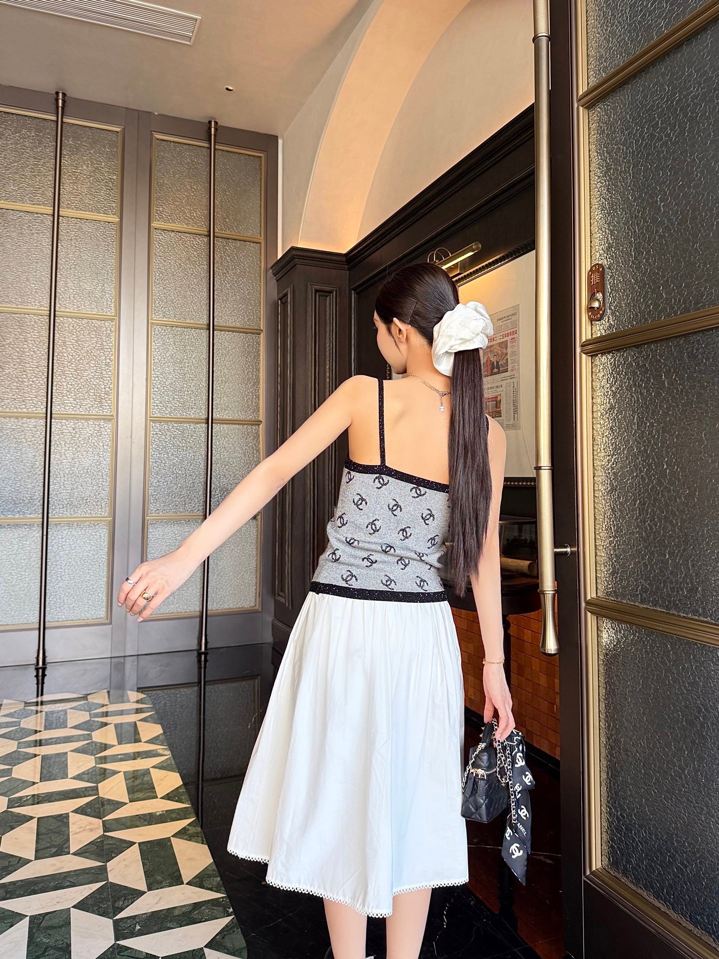 Chanel CC Logo sequined thin bandeau top W6060203 - Image 7