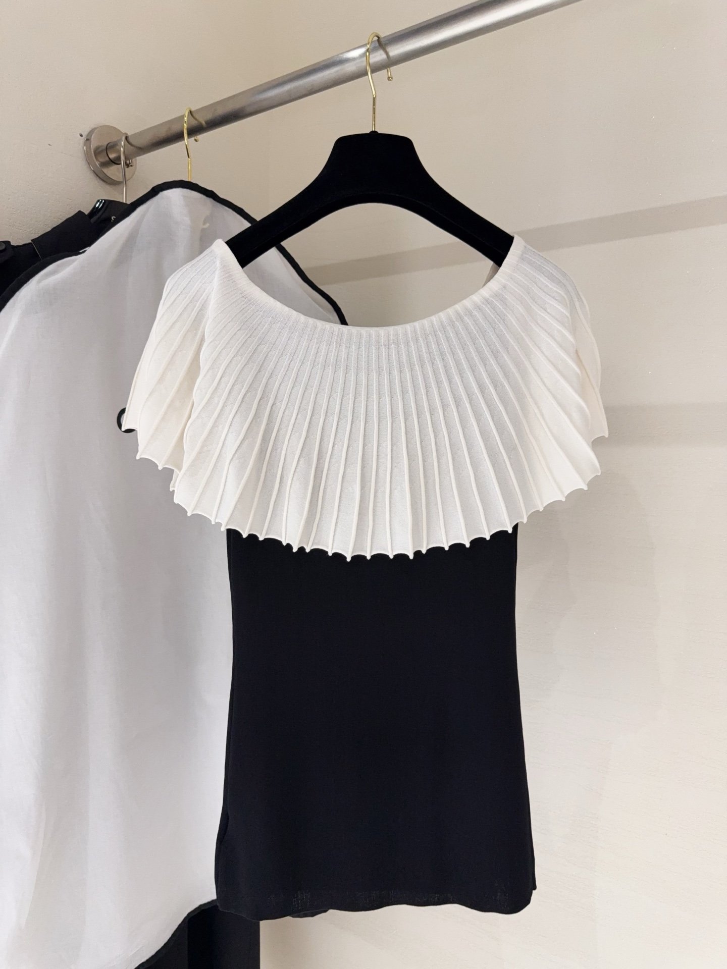 Chanel black and white contrast knit top W6060204 - Image 4