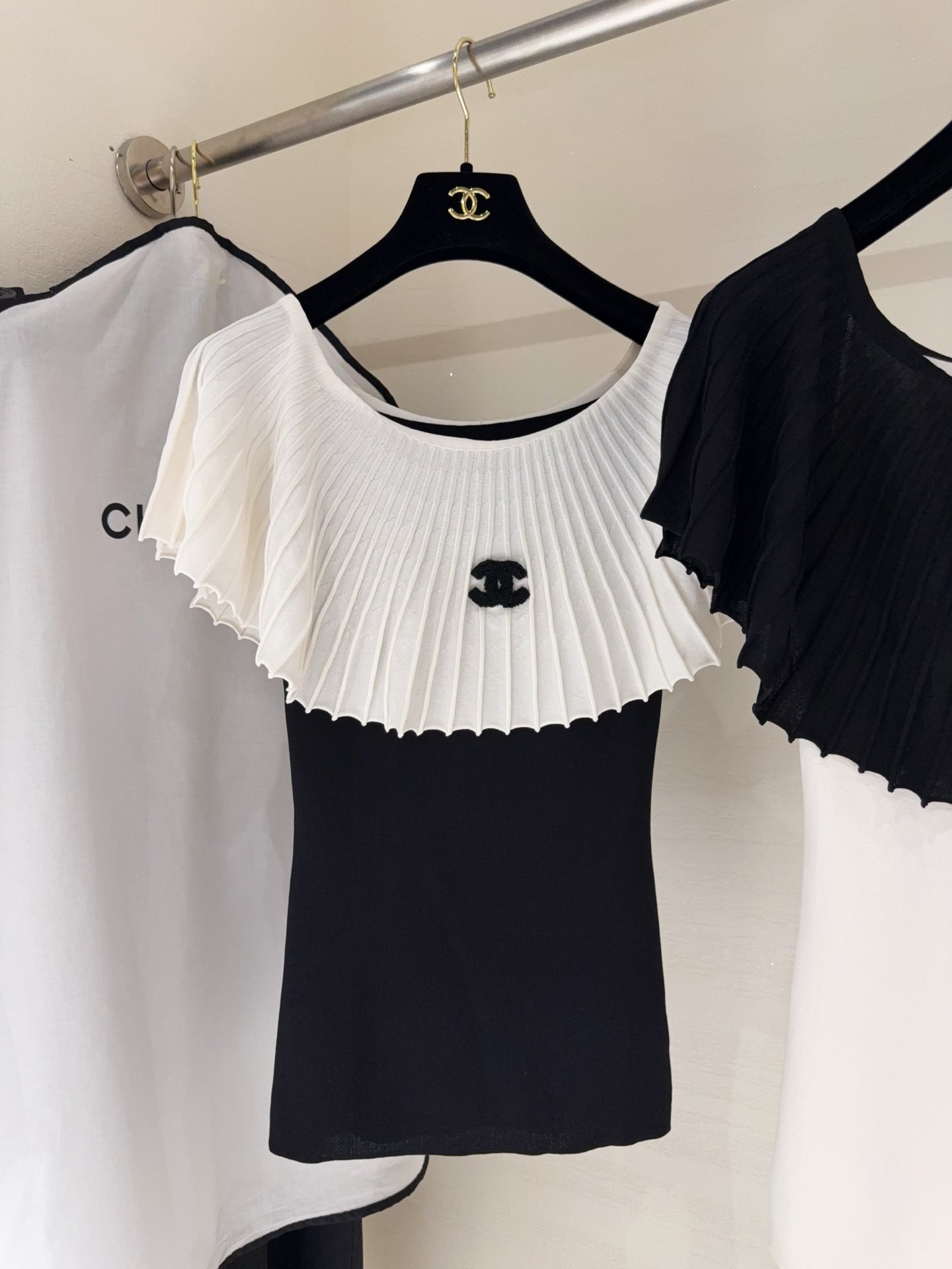 Chanel black and white contrast knit top W6060204 - Image 5