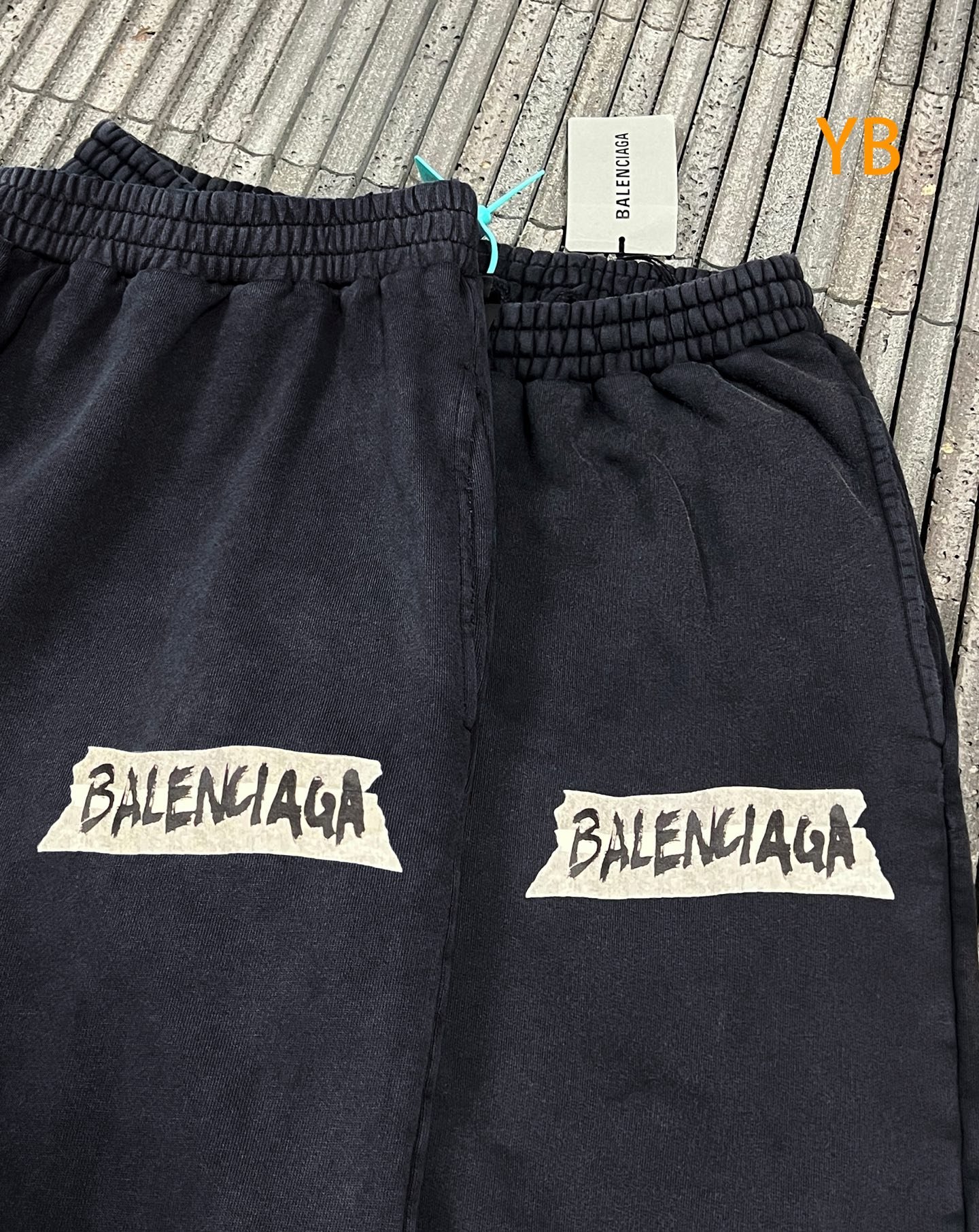 BALENCIAGA 2026 Spring/Summer Series Concealed Tape Letter Print Casual Pants M6060301 - Image 4