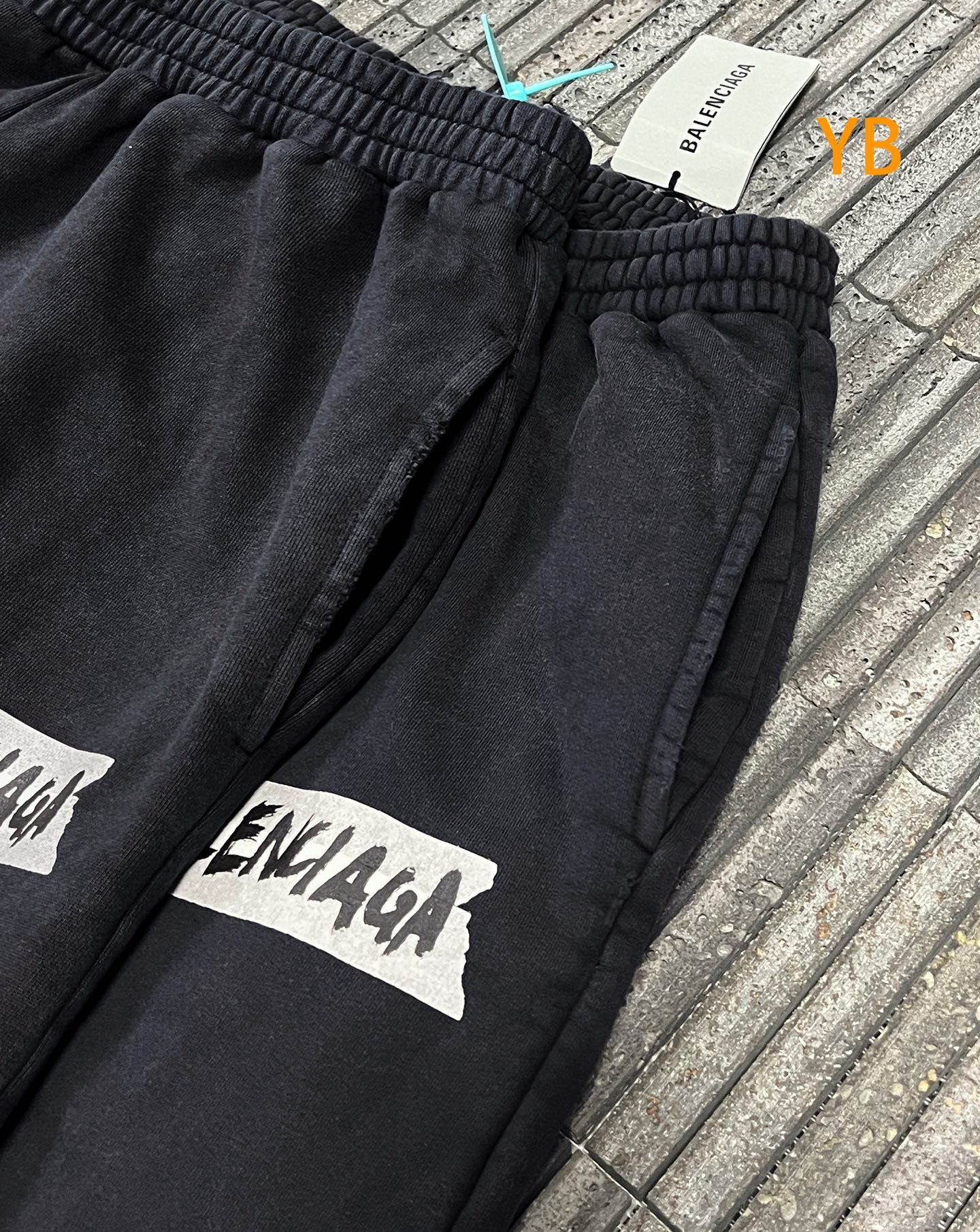 BALENCIAGA 2026 Spring/Summer Series Concealed Tape Letter Print Casual Pants M6060301 - Image 3