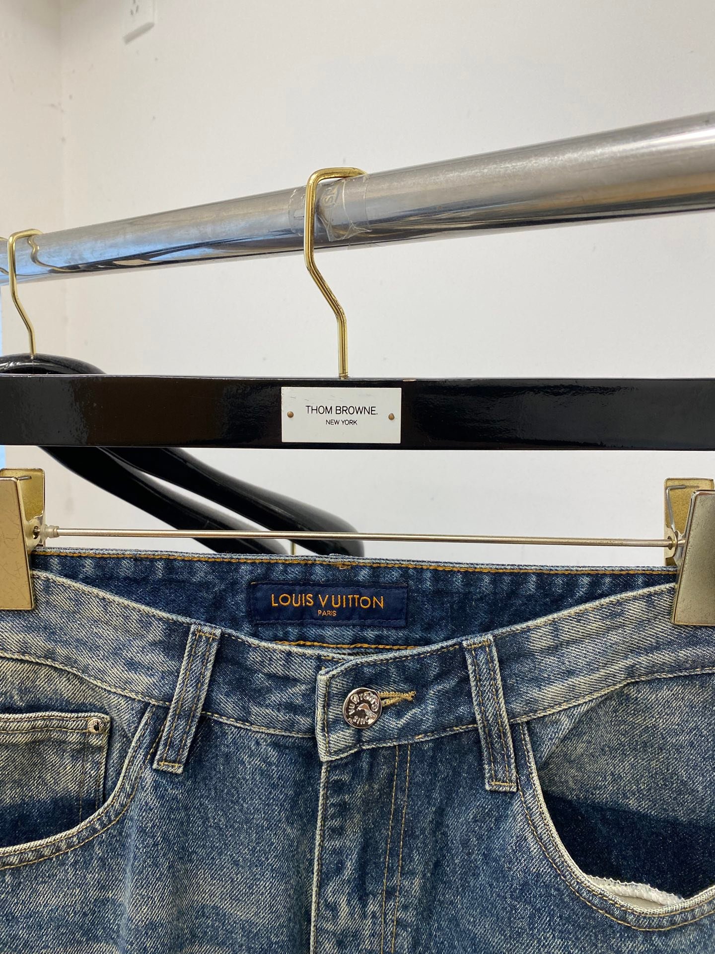 LV, 2026 latest style washed casual jeans M6060302 - Image 4