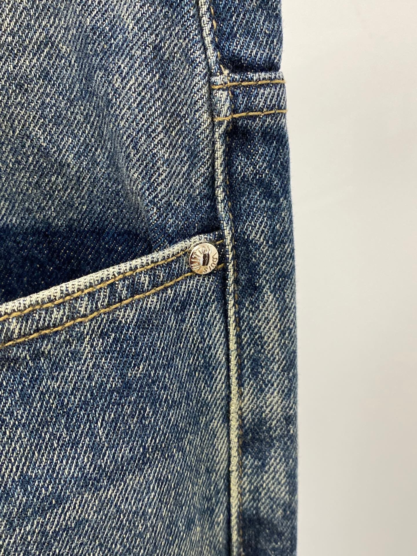 LV, 2026 latest style washed casual jeans M6060302 - Image 7