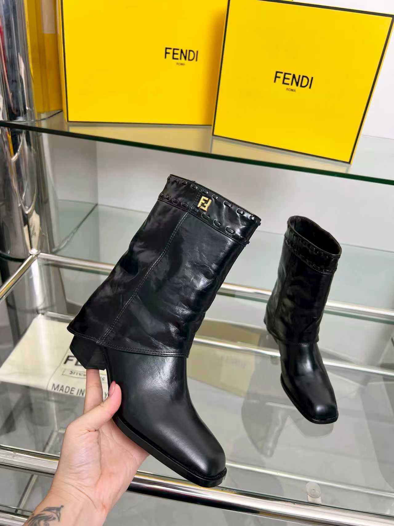 Fendi leather mid-calf boots B6060304 - Image 3