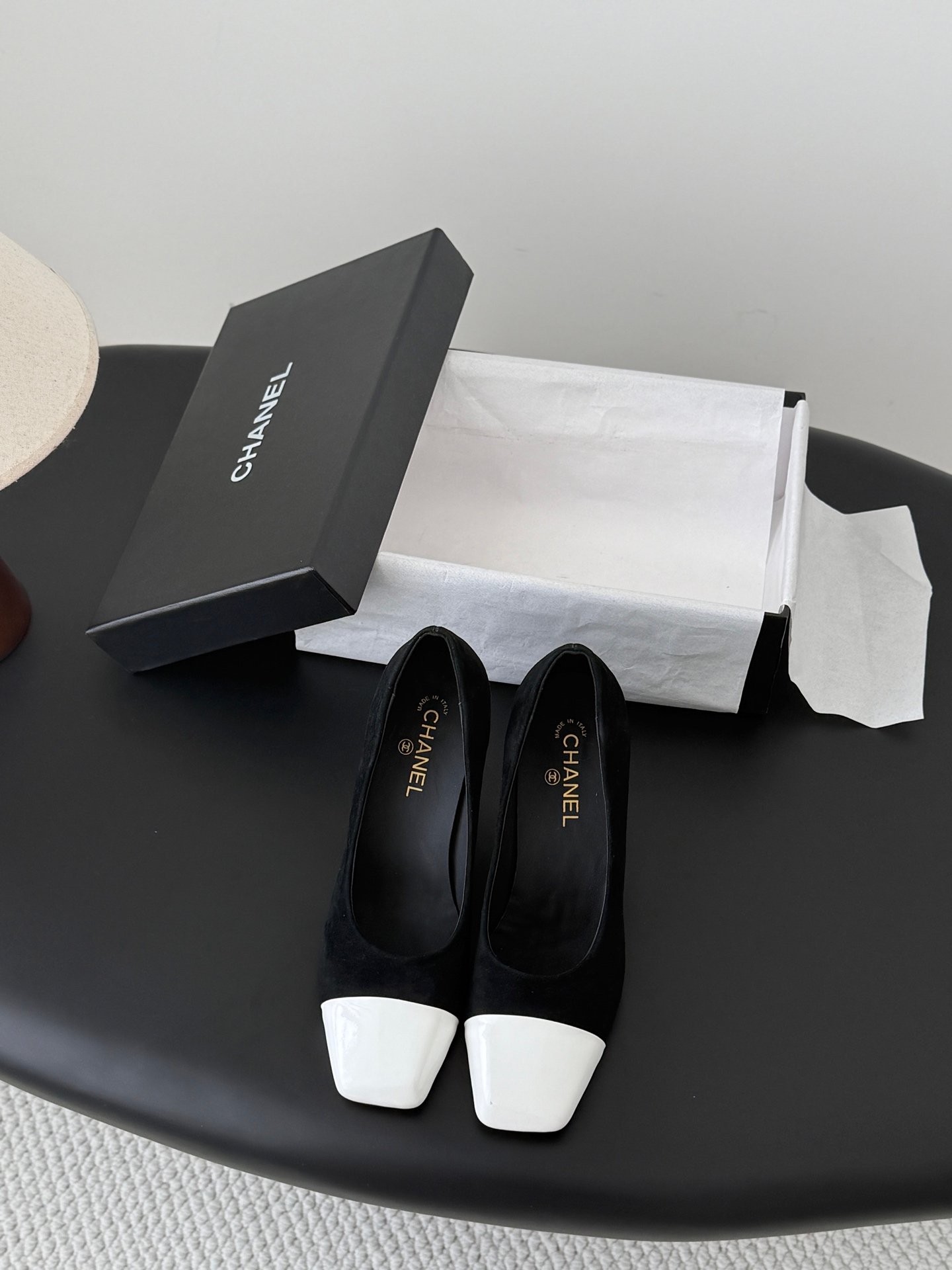 Chanel retro-style square-toe platform shoes B6060801 - Image 8