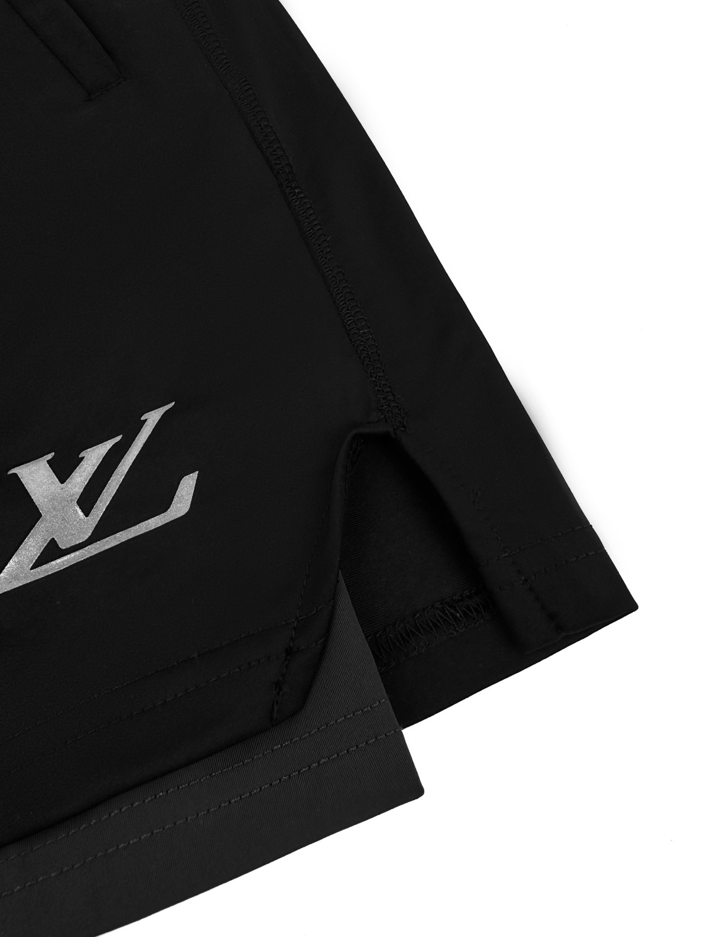 LOUIS VUITTON logo double-layer sports shorts M6060901 - Image 8