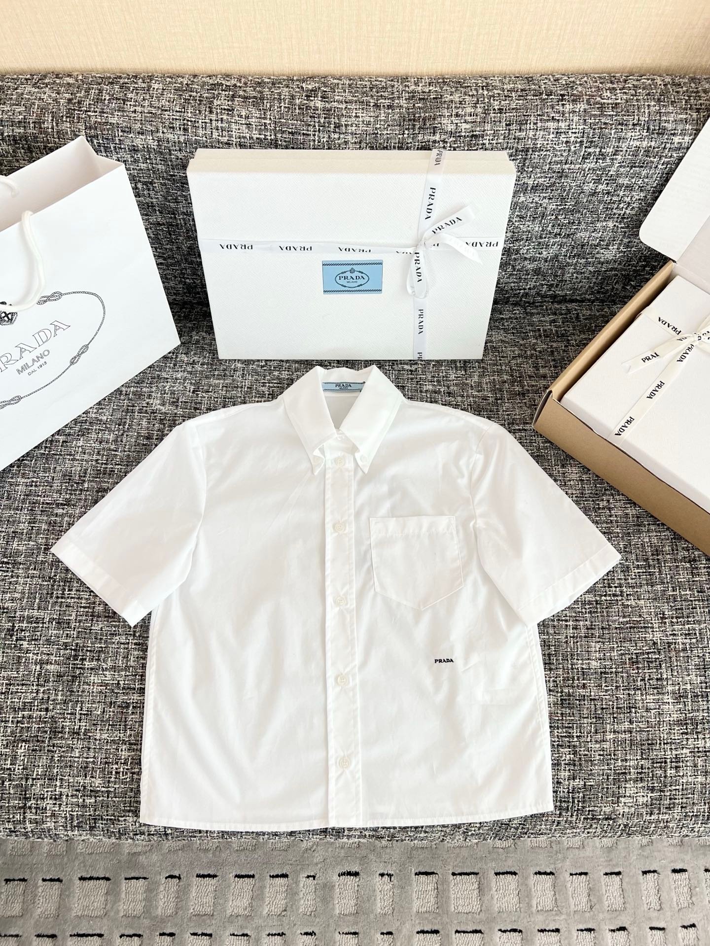 Prada patch-pocket Shirt W6061002