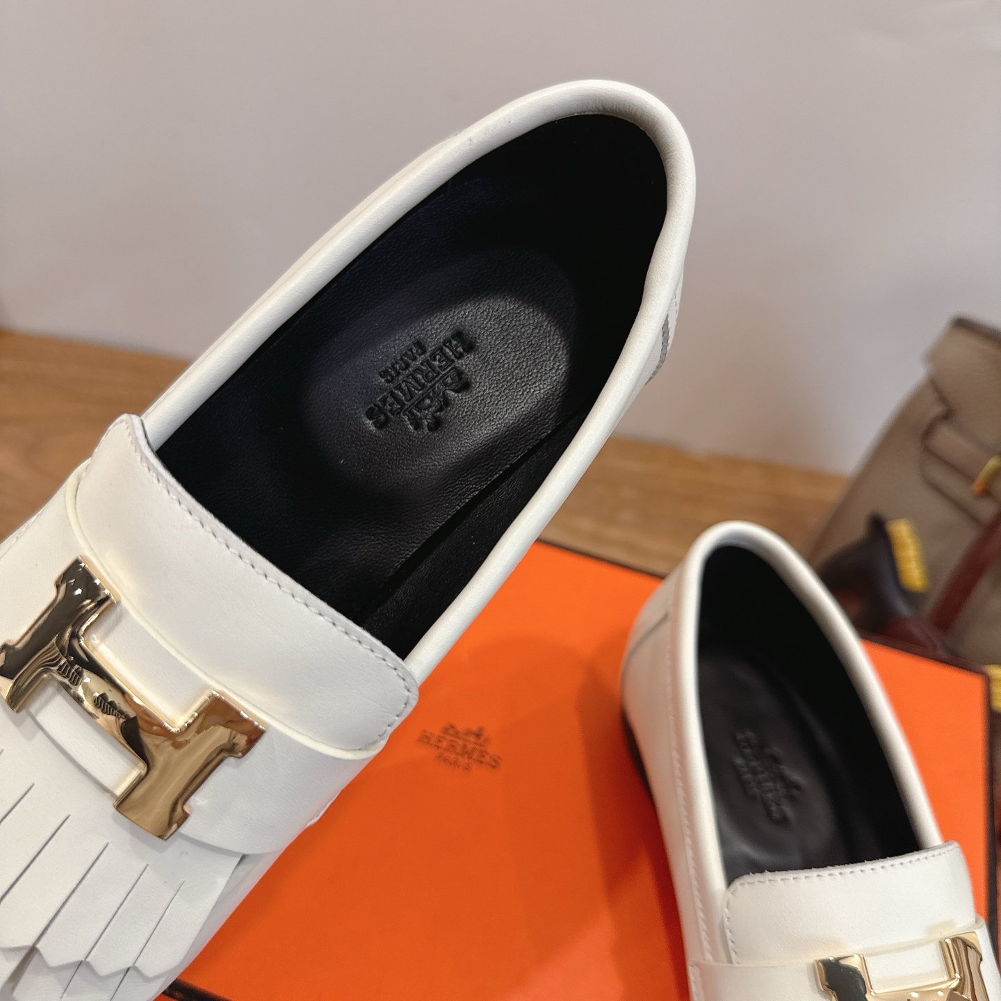 Hermes Women's Loafers B6061002 - Image 5