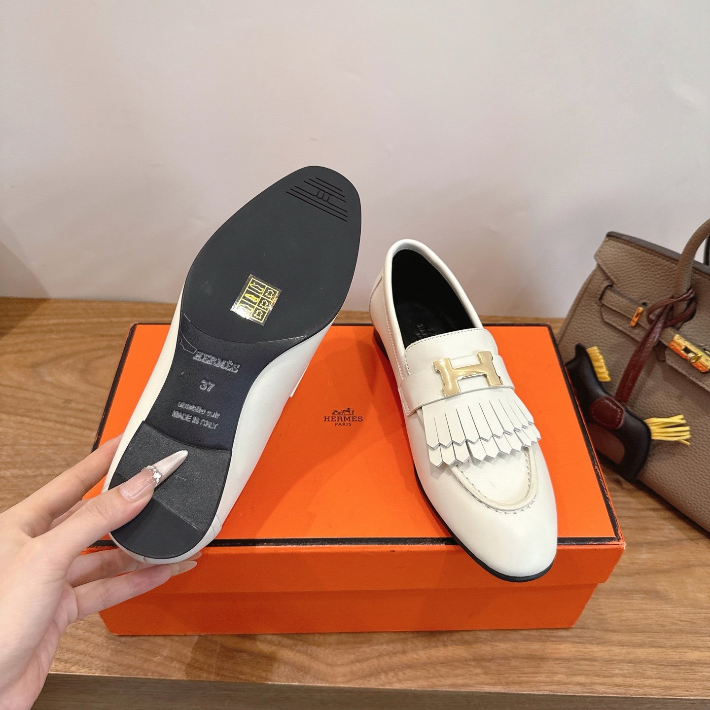 Hermes Women's Loafers B6061002 - Image 6