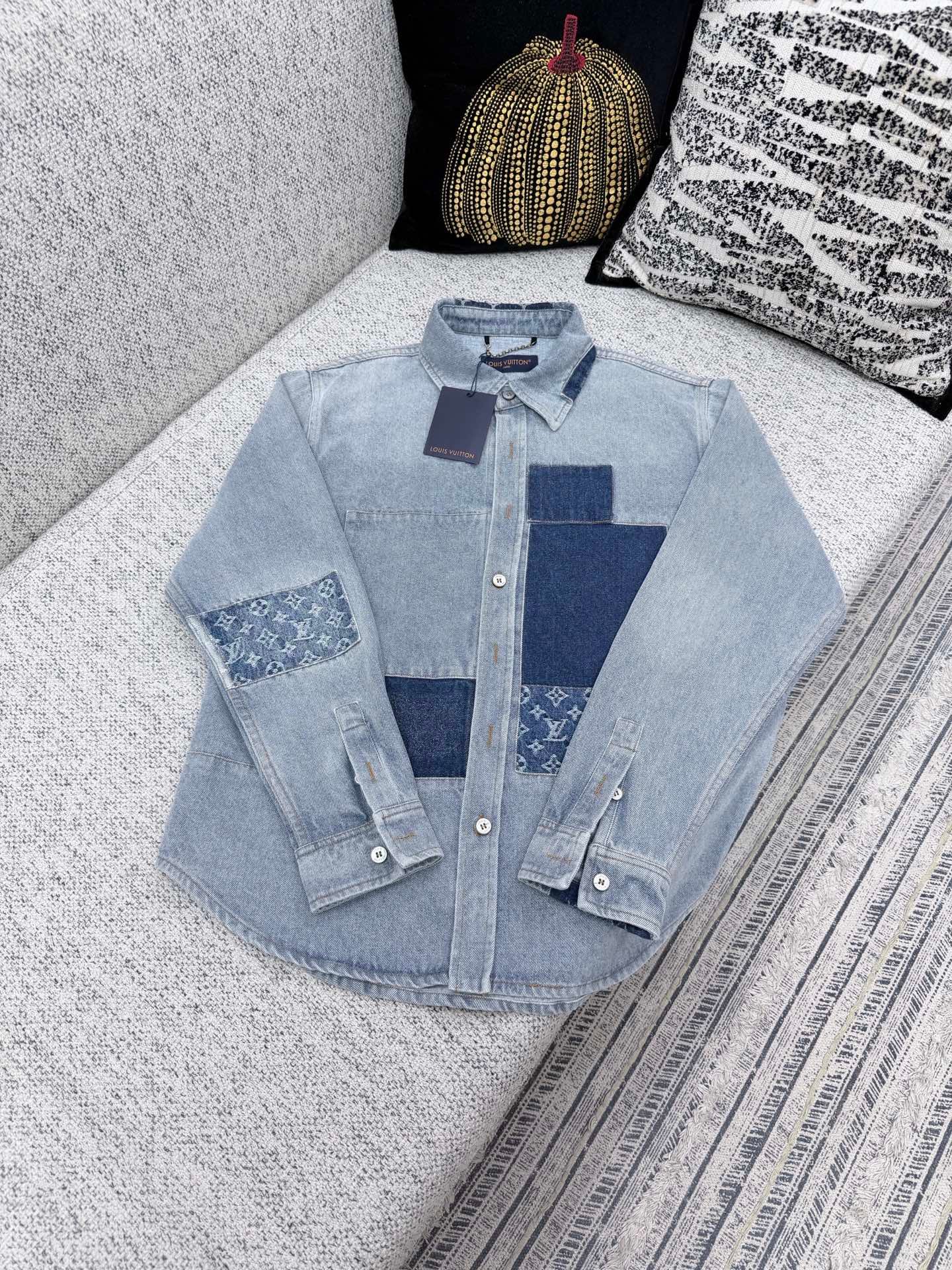LV Patch Interface Pouch Single-Button Long-Sleeve Coat M6061104 - Image 6