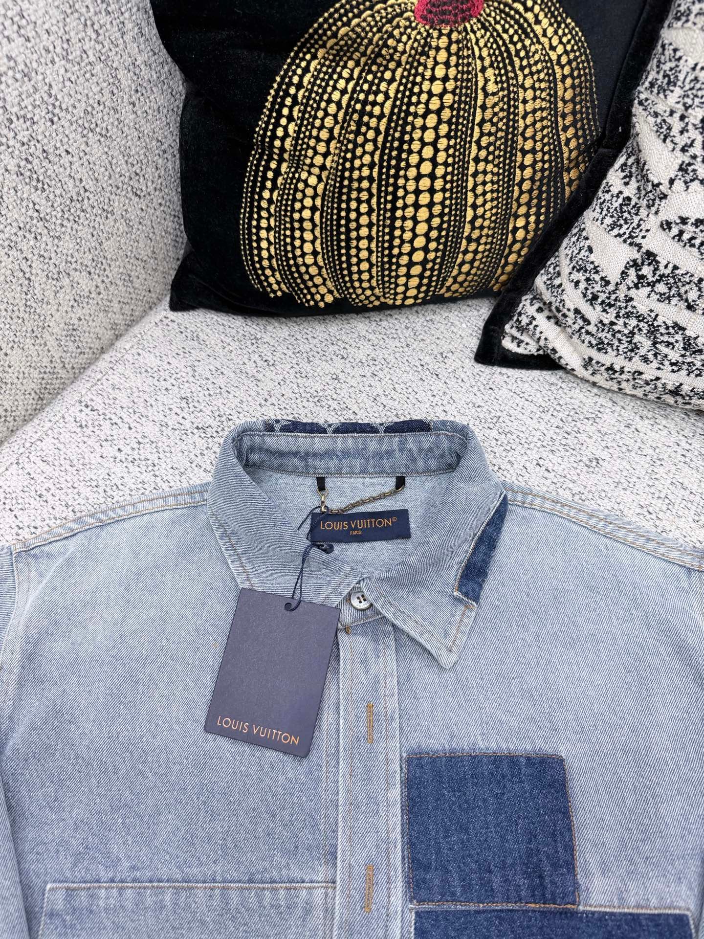LV Patch Interface Pouch Single-Button Long-Sleeve Coat M6061104 - Image 7