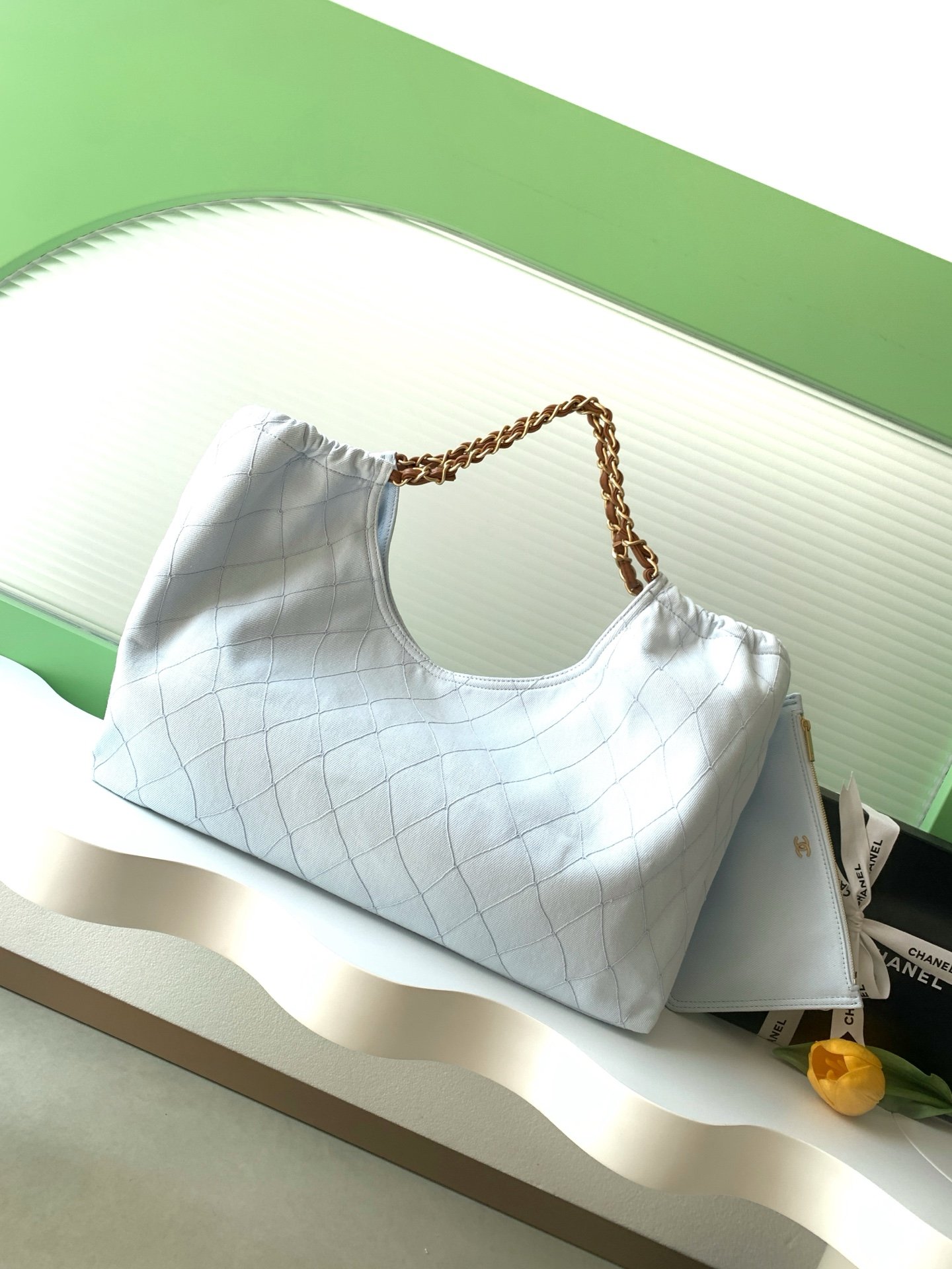 CHANEL Coco Beach Denim Bucket Bag B6061203 - Image 4